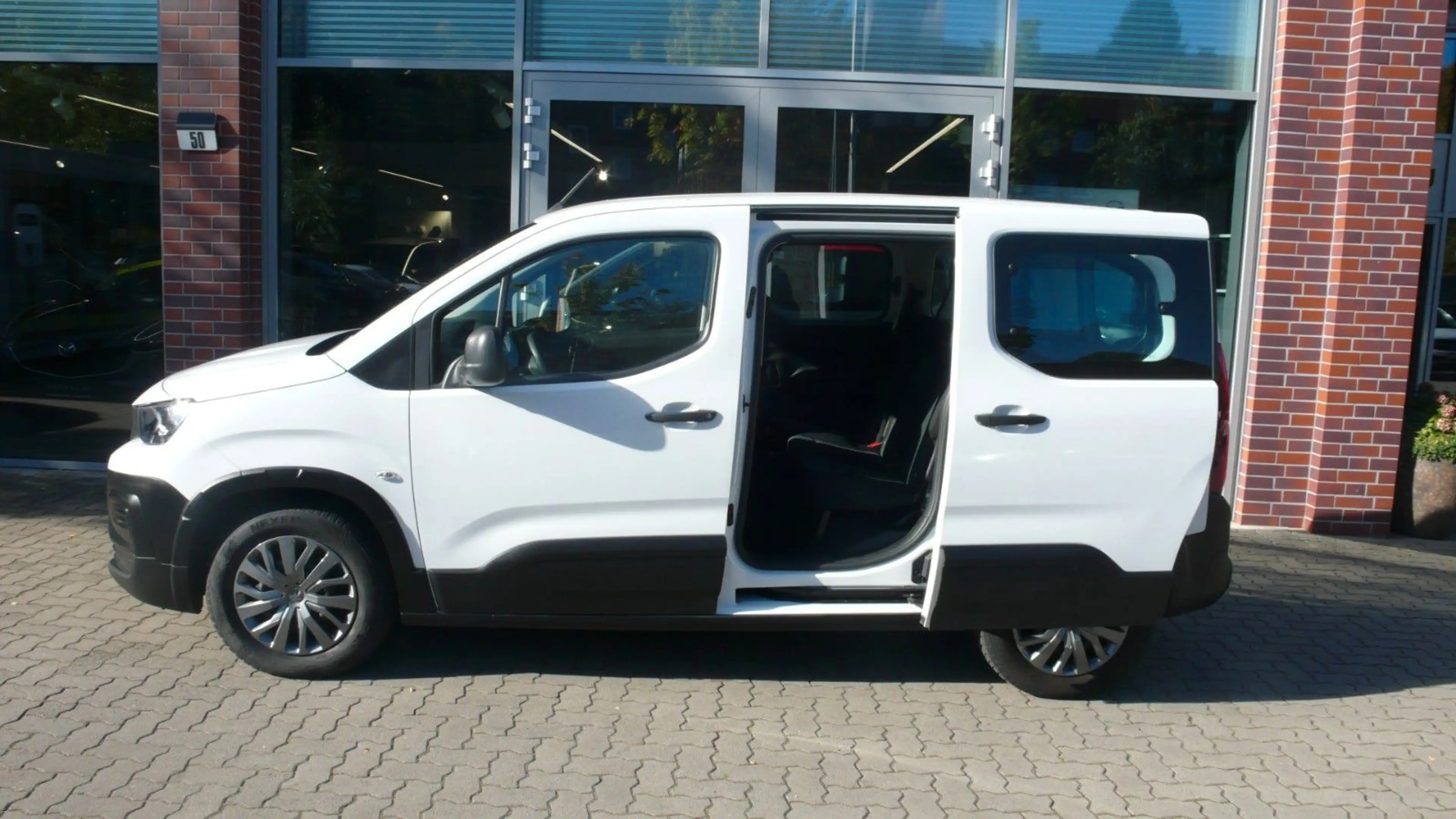 Peugeot Rifter Pure Tec 110 L1 Active Pack nur 7.526 KM — photo 2