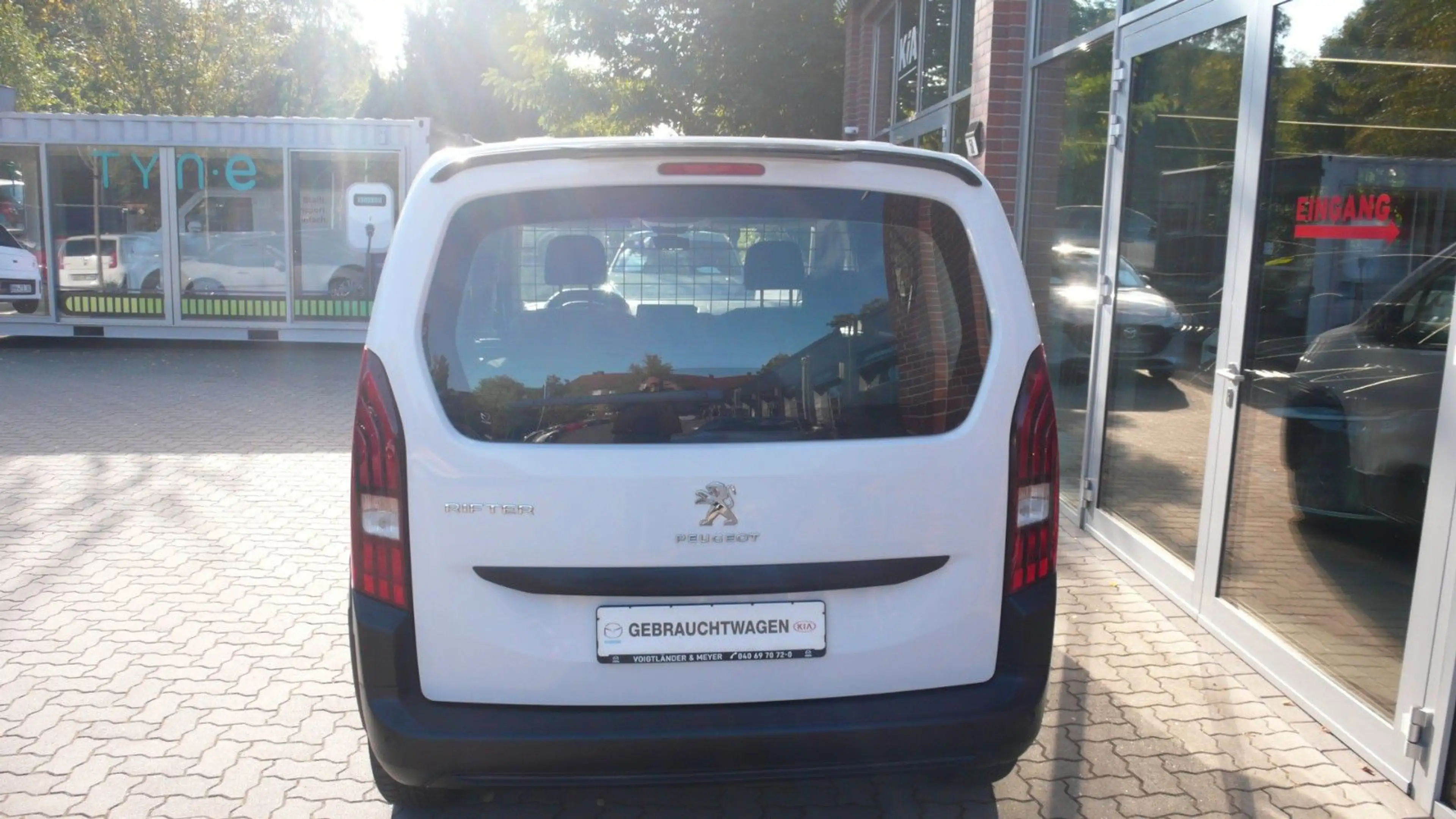 Peugeot Rifter Pure Tec 110 L1 Active Pack nur 7.526 KM — photo 9