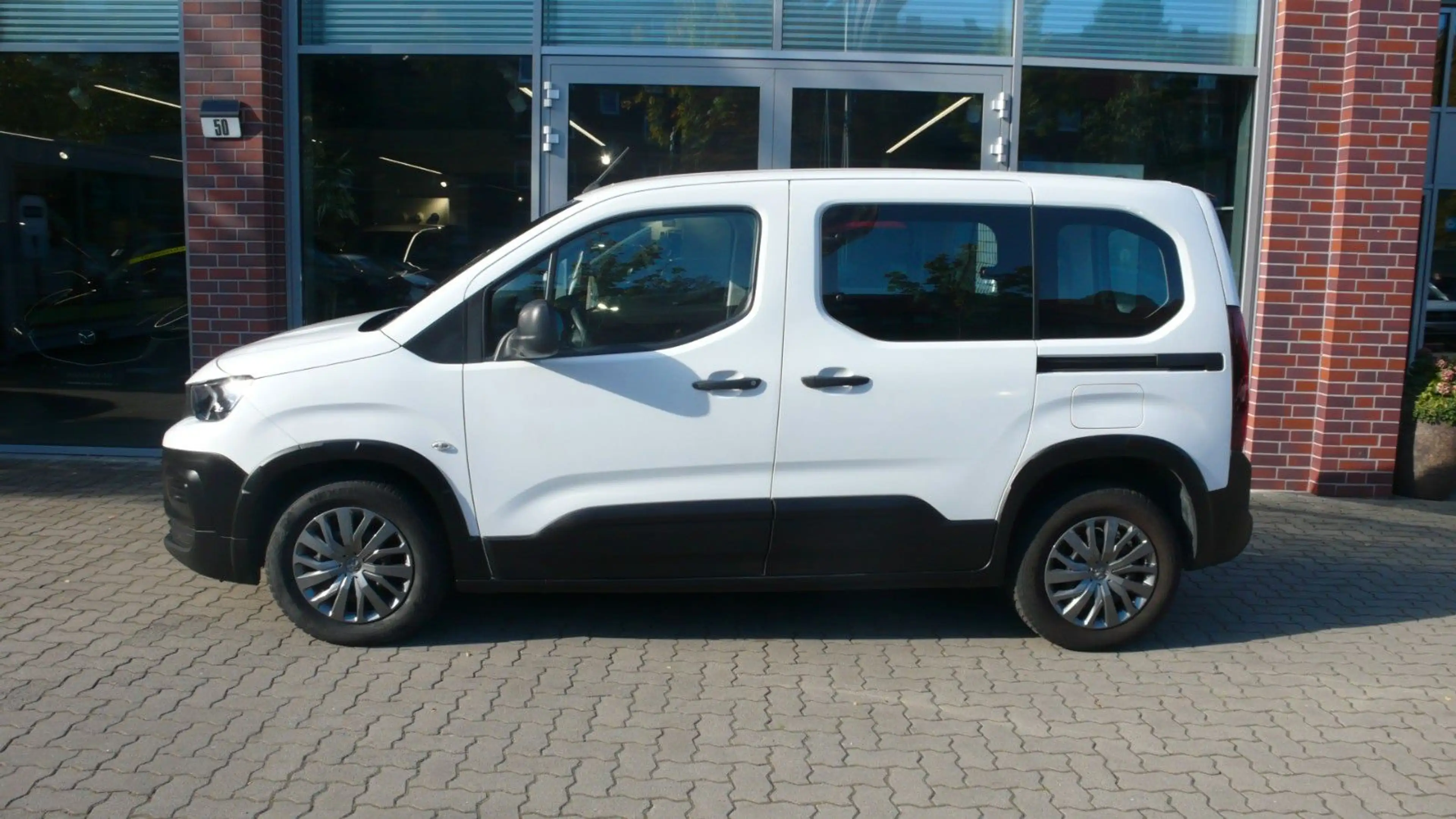 Peugeot Rifter Pure Tec 110 L1 Active Pack nur 7.526 KM — photo 7