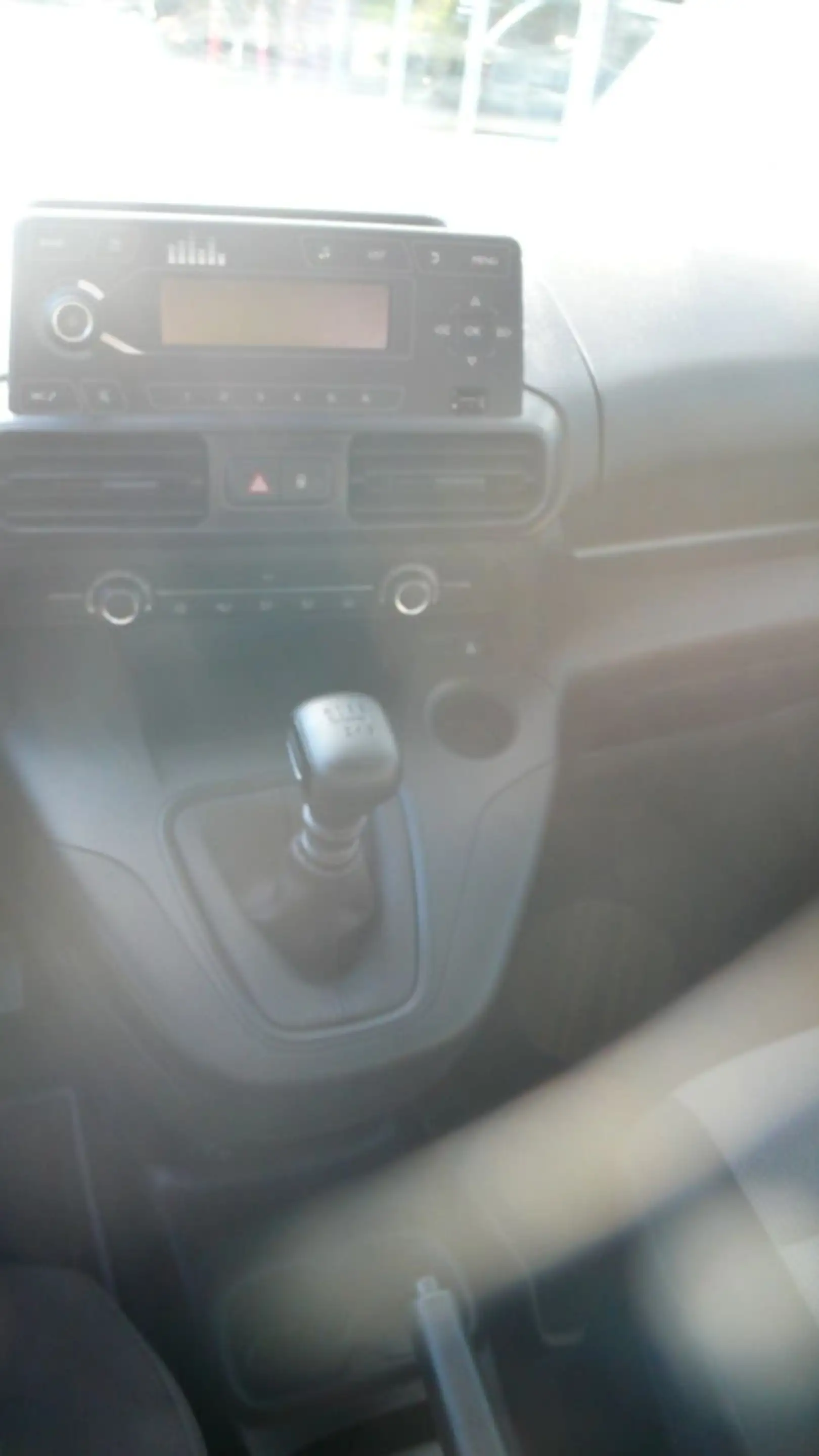Peugeot Rifter Pure Tec 110 L1 Active Pack nur 7.526 KM — photo 11