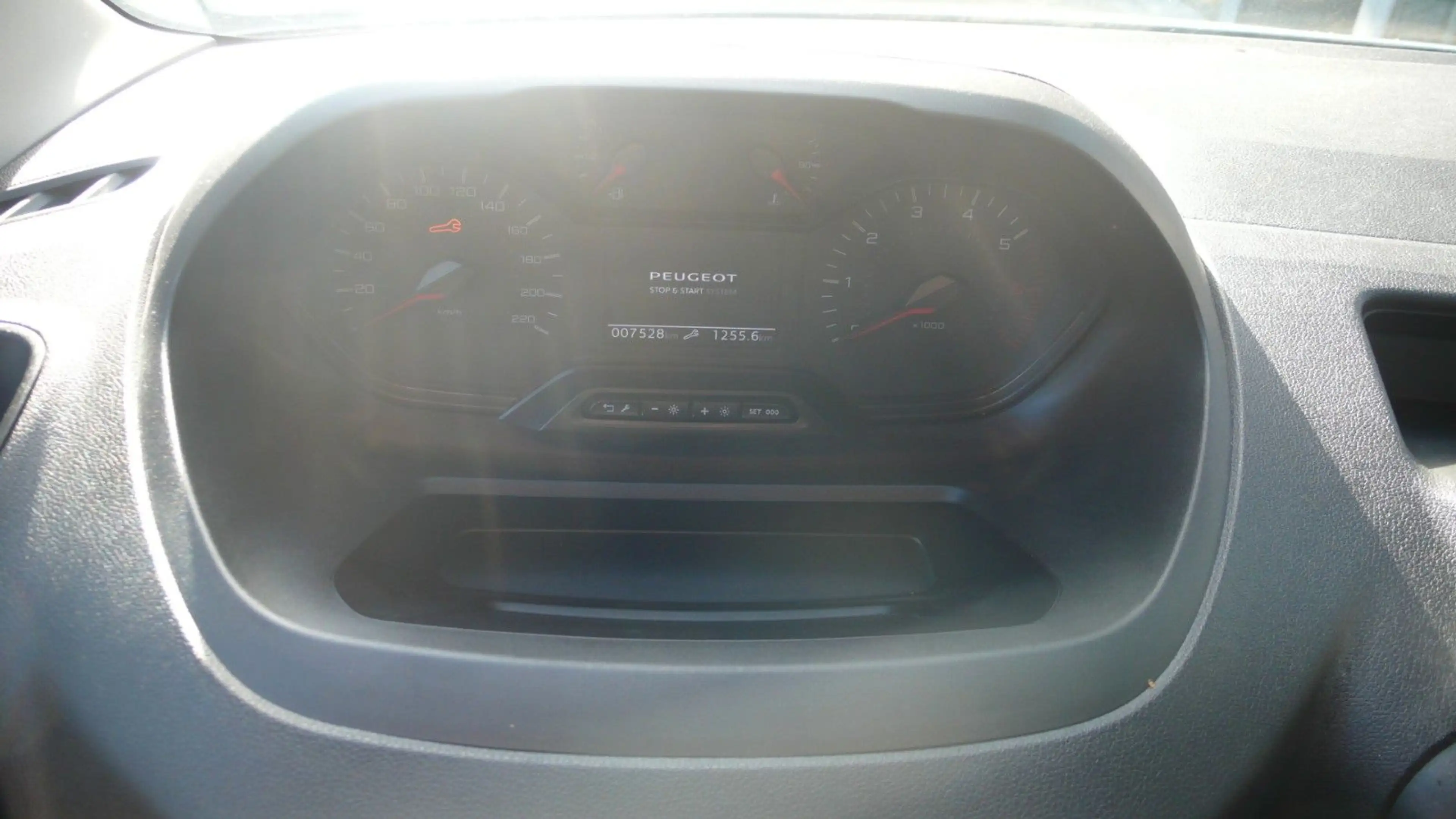 Peugeot Rifter Pure Tec 110 L1 Active Pack nur 7.526 KM — photo 12