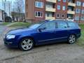 Volkswagen Passat Variant 2.0 TDI BlueMotion Technology DPF Highline Modrá - thumbnail 2