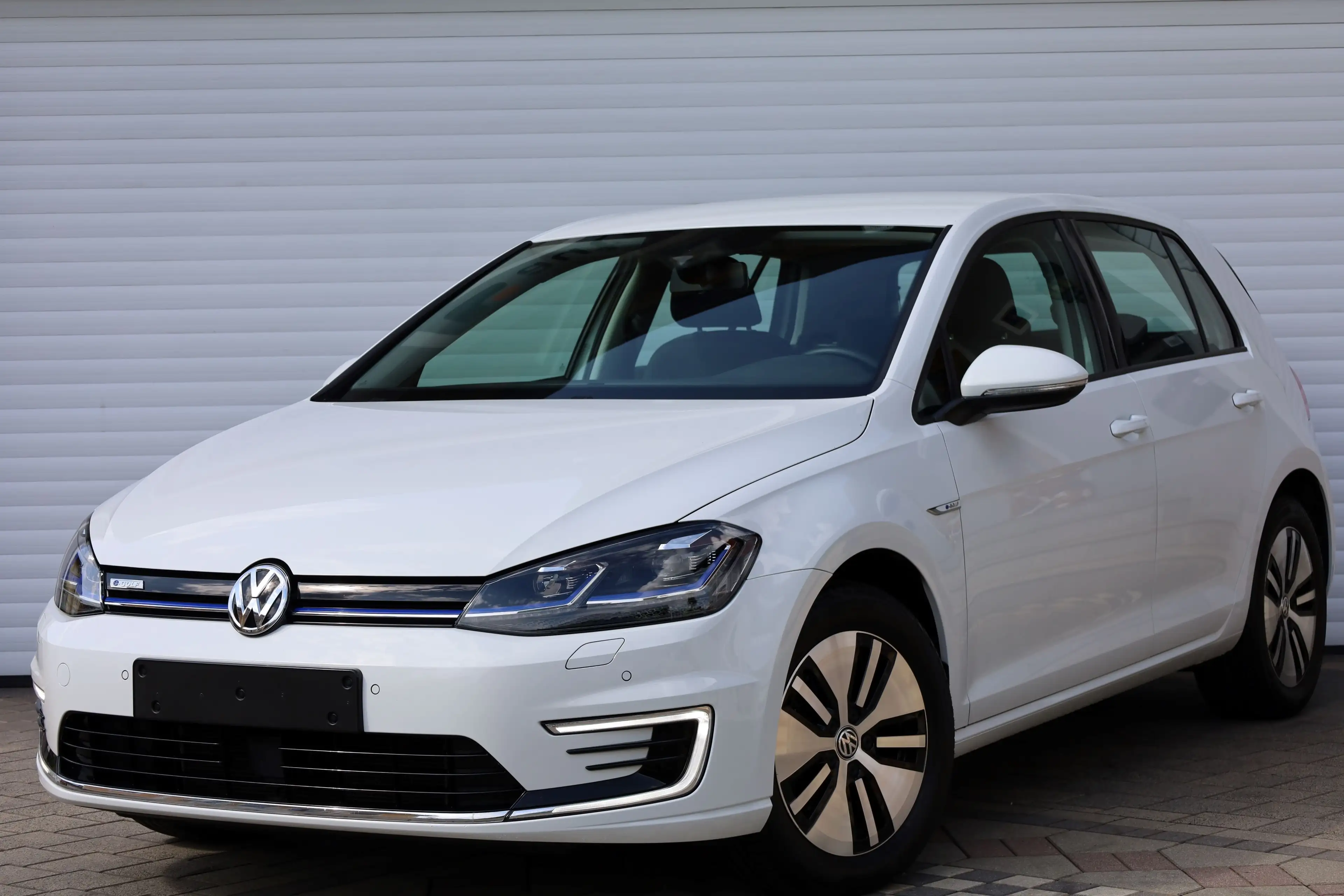 Volkswagen e-Golf COMFORT.*WÄRMEPUMPE-CCS-SHZ-KAMERA-NAVI-LED-APP