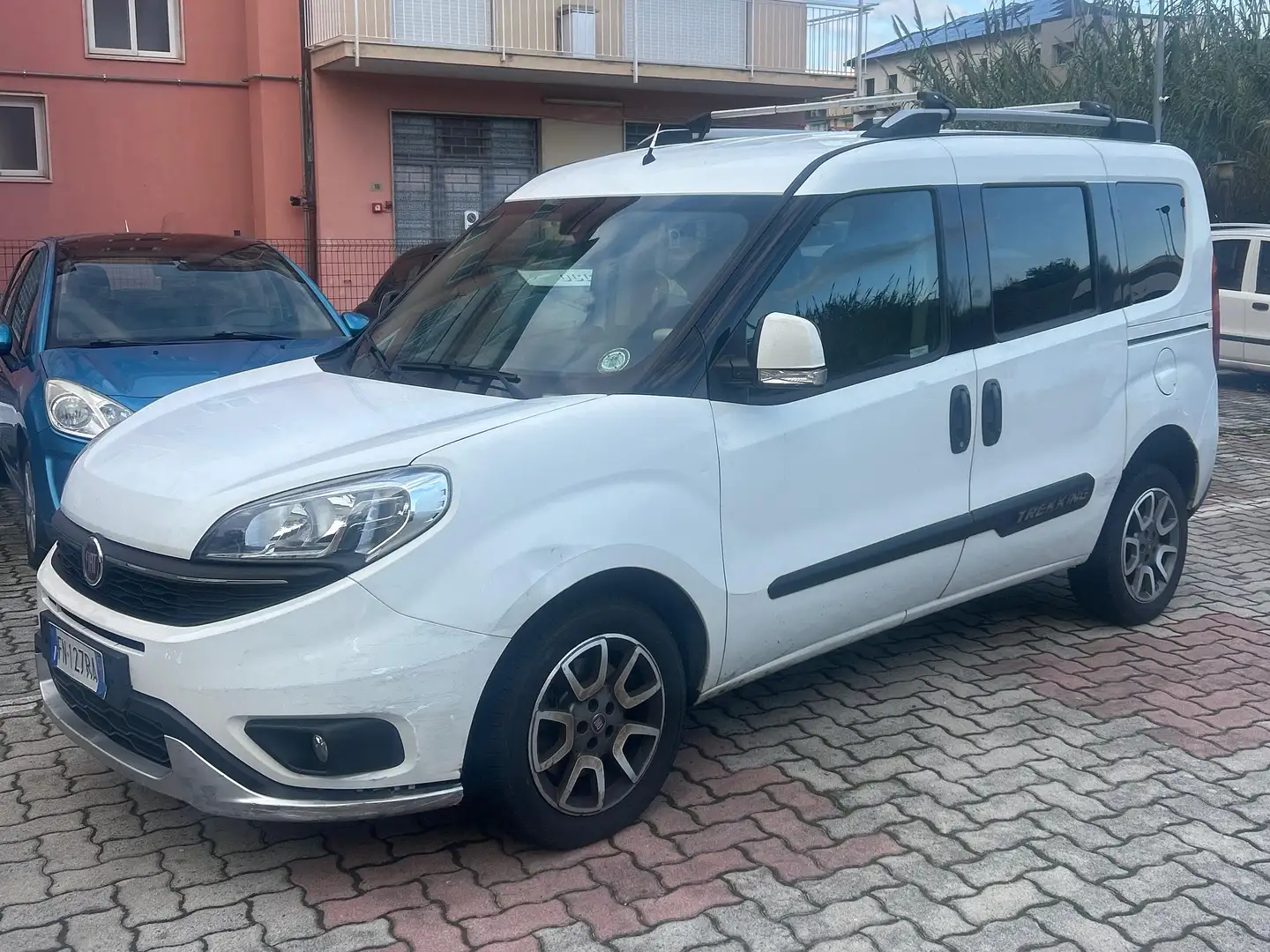 Fiat Doblo Trekking Weiß - 2