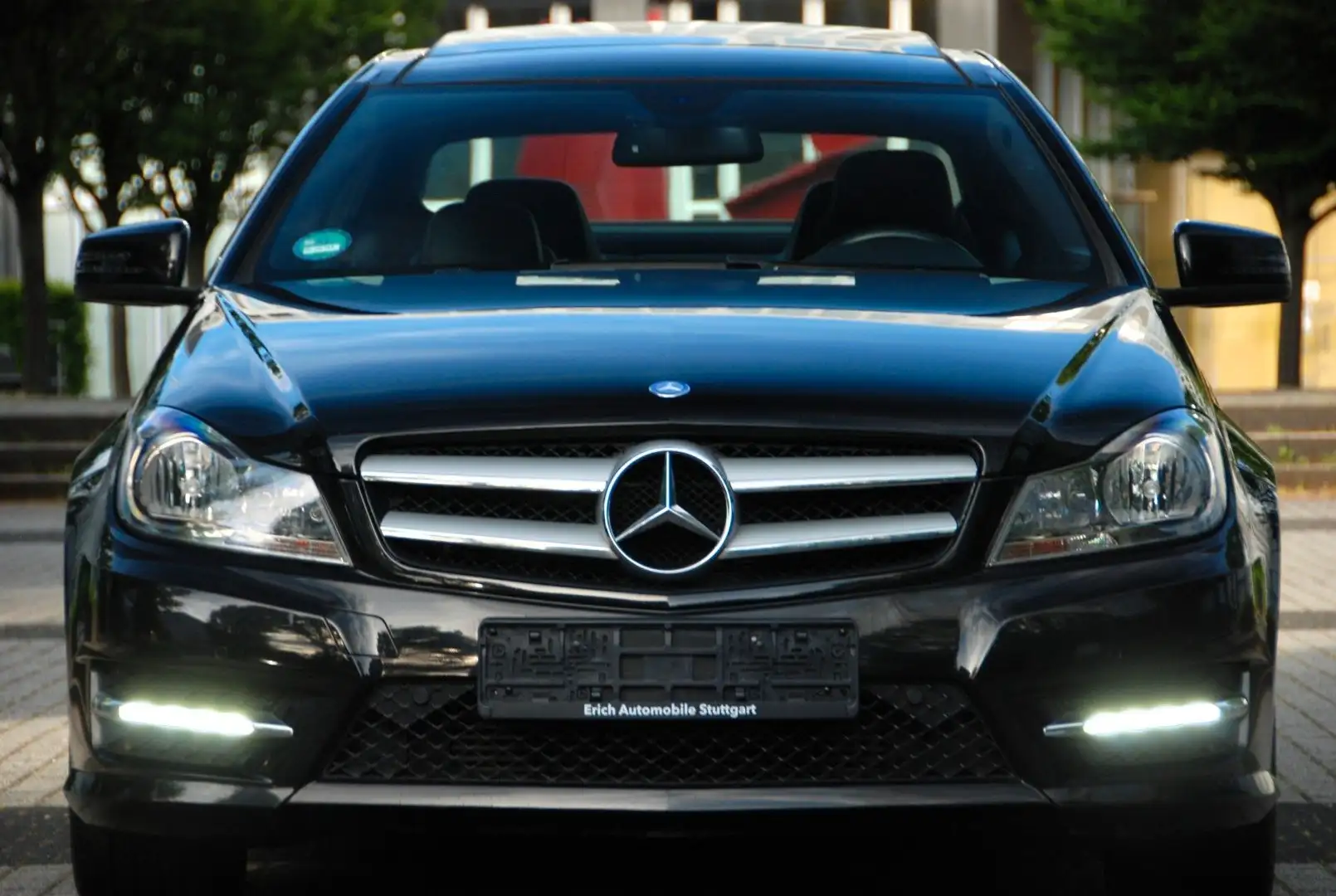 Mercedes-Benz C 180 CGI BlueEfficiency| AMG-LINE| NAVI| PANO Negro - 2