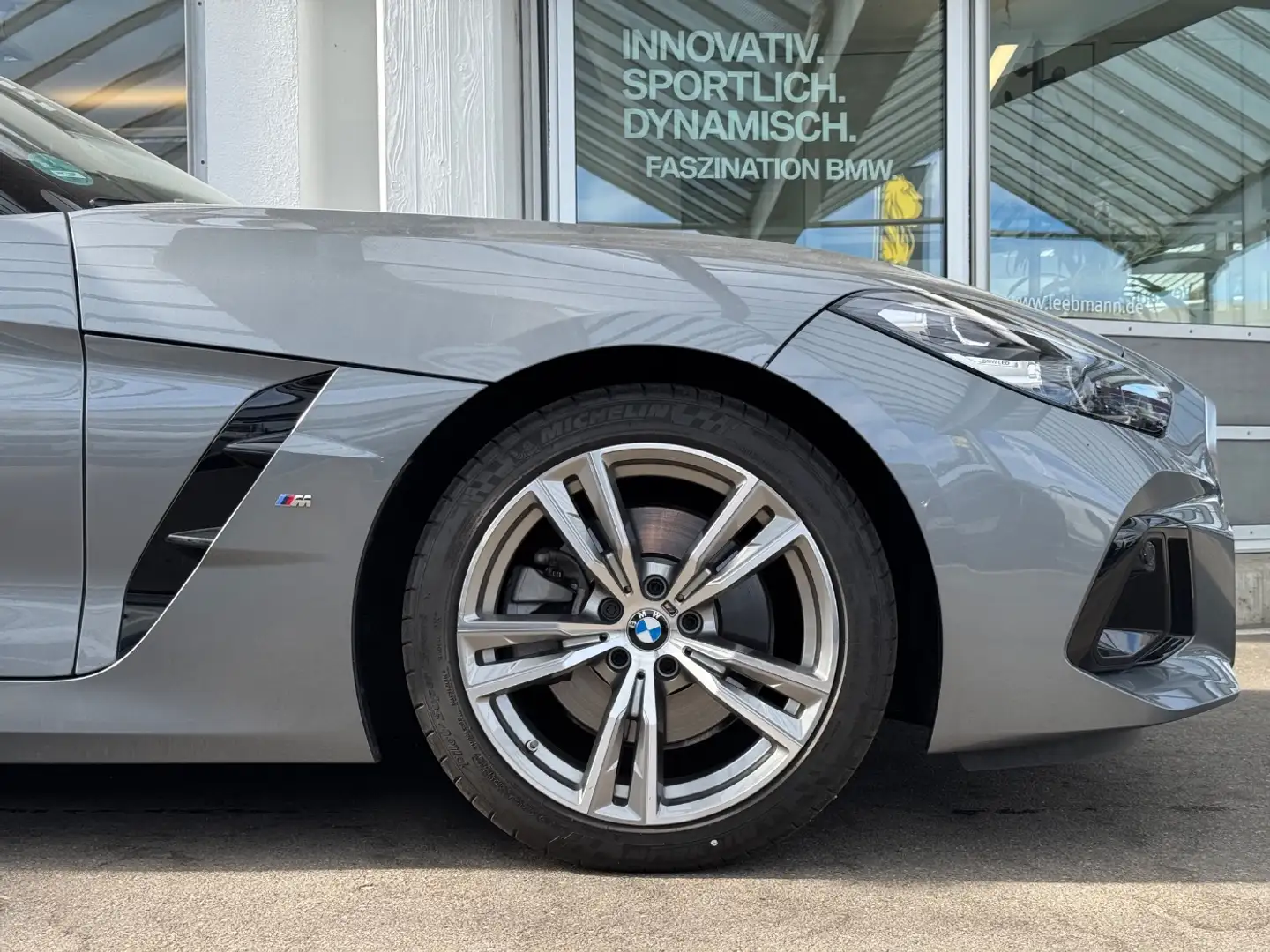 BMW Z4 sDrive20i M-Aerodynamik GARANTIE bis 04/2029 Сірий - 2