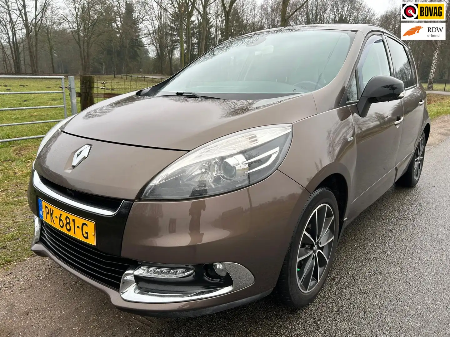 Renault Scenic 1.2 TCe Bose met trekhaak en onderhoudshistorie er Braun - 1