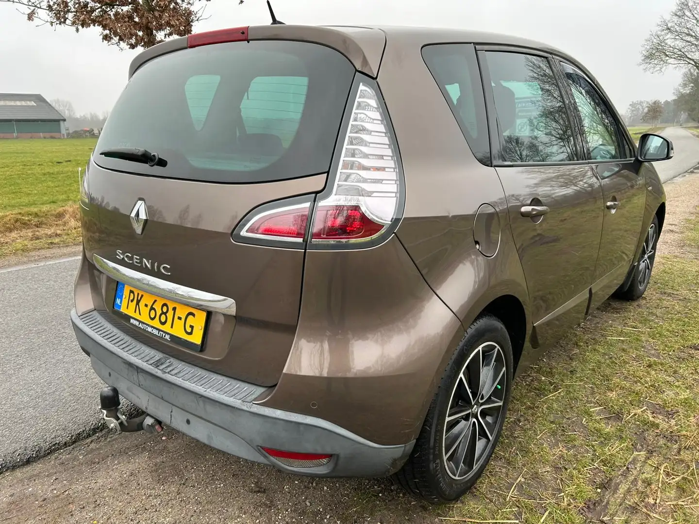 Renault Scenic 1.2 TCe Bose met trekhaak en onderhoudshistorie er Braun - 2