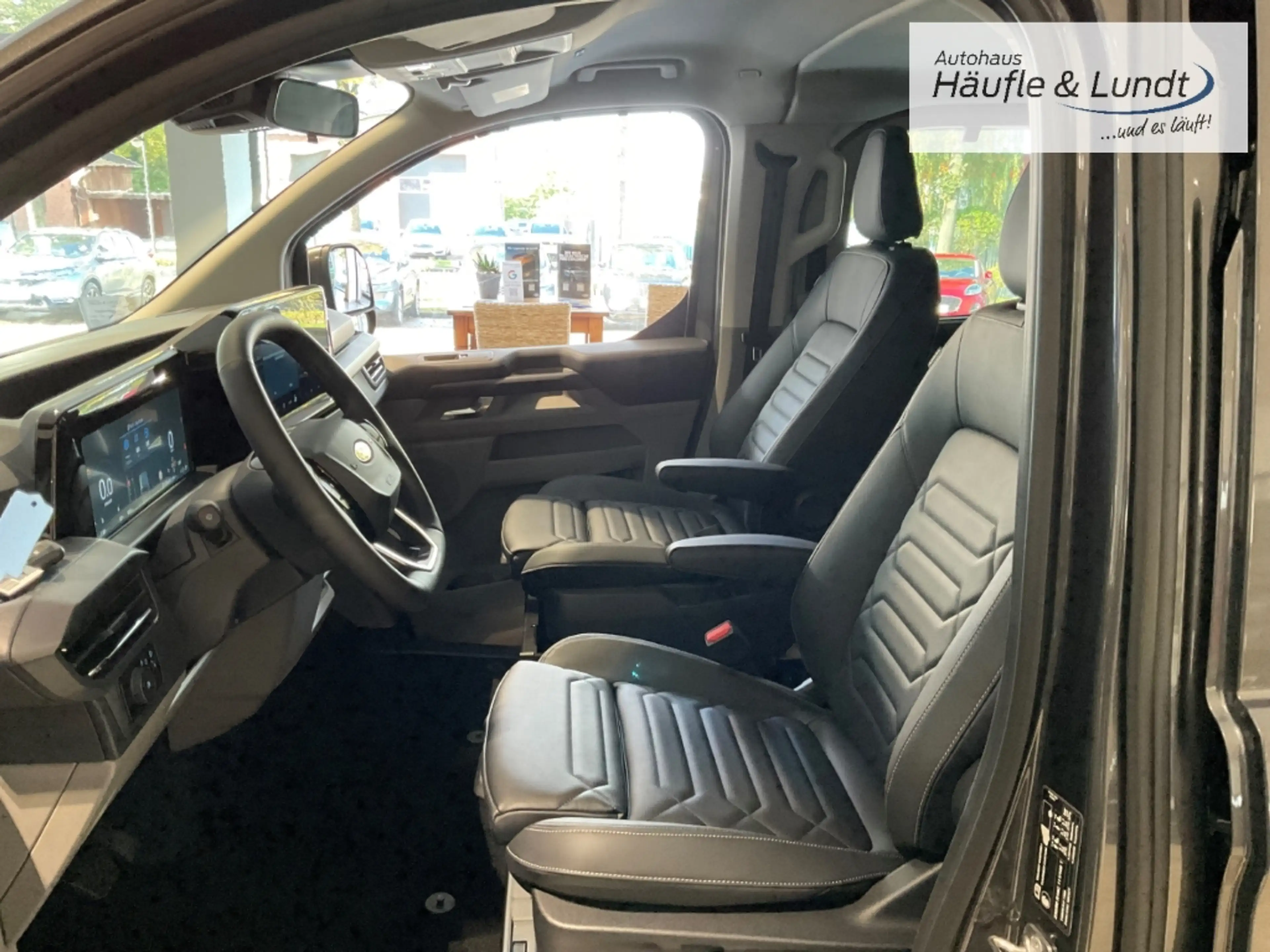 Ford Tourneo Custom 320 L2 Titanium StandHZG Navi Leder Digitales Cock — photo 7