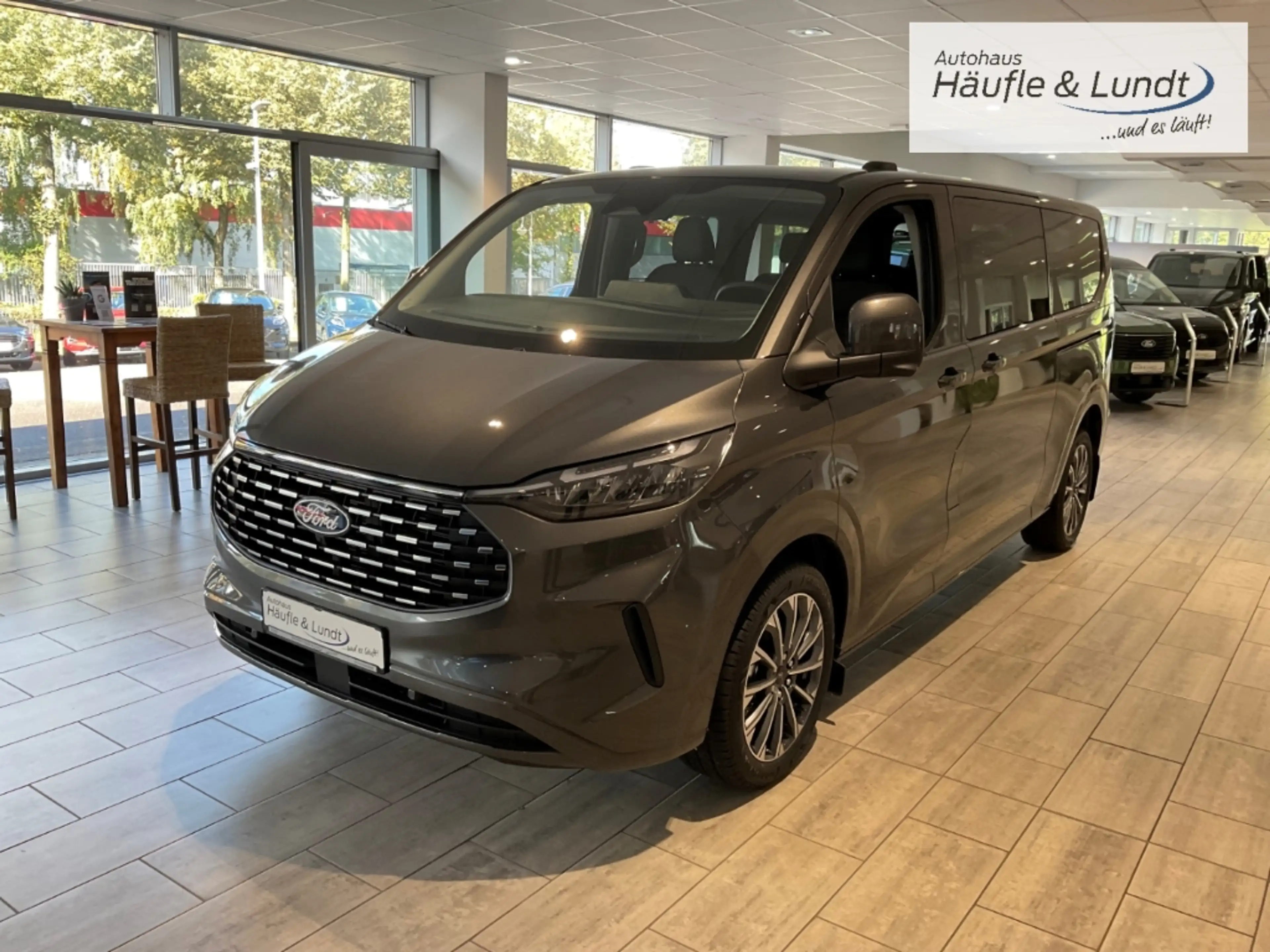 Ford Tourneo Custom 320 L2 Titanium StandHZG Navi Leder Digitales Cock — photo 2