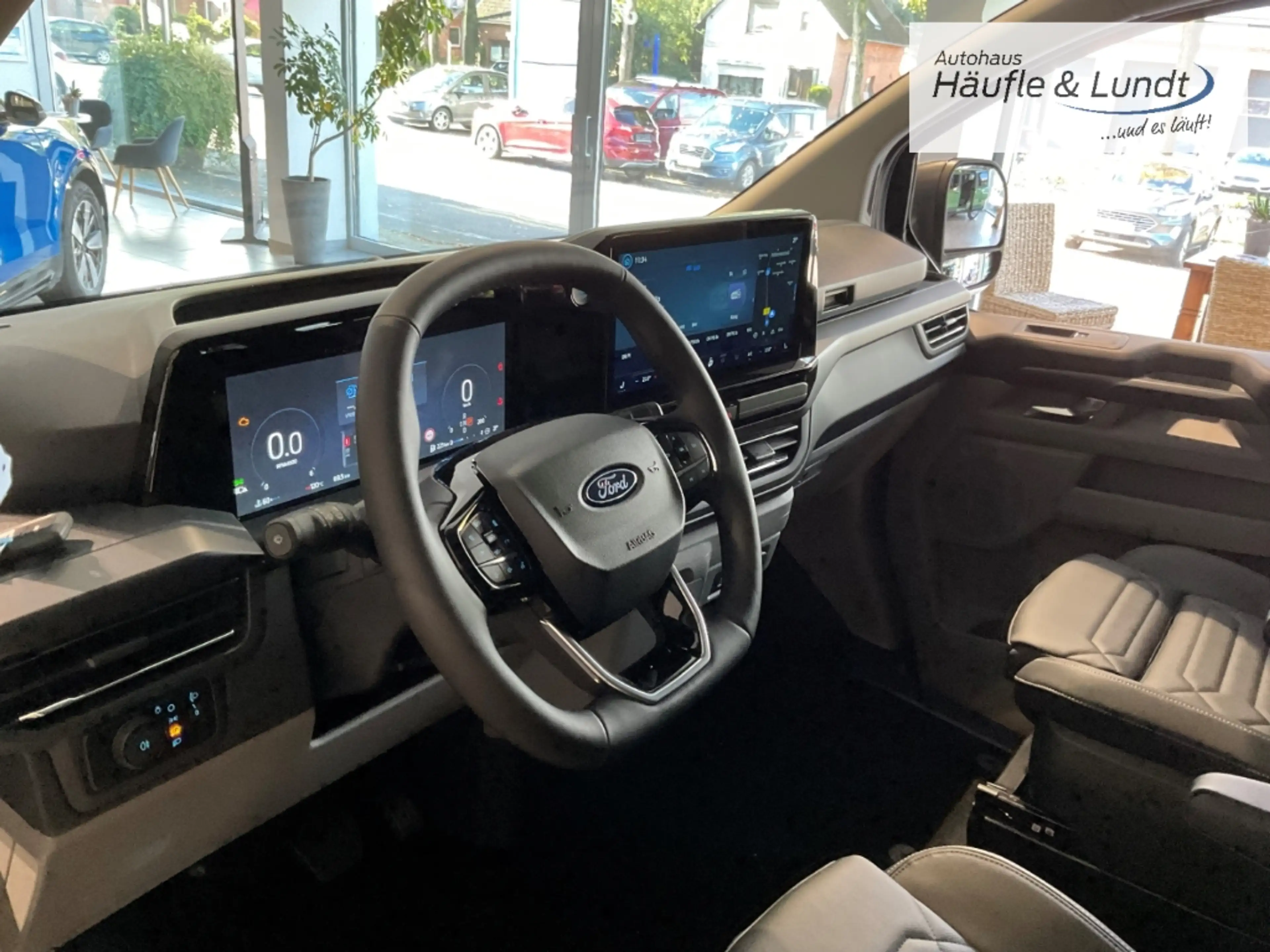Ford Tourneo Custom 320 L2 Titanium StandHZG Navi Leder Digitales Cock — photo 10