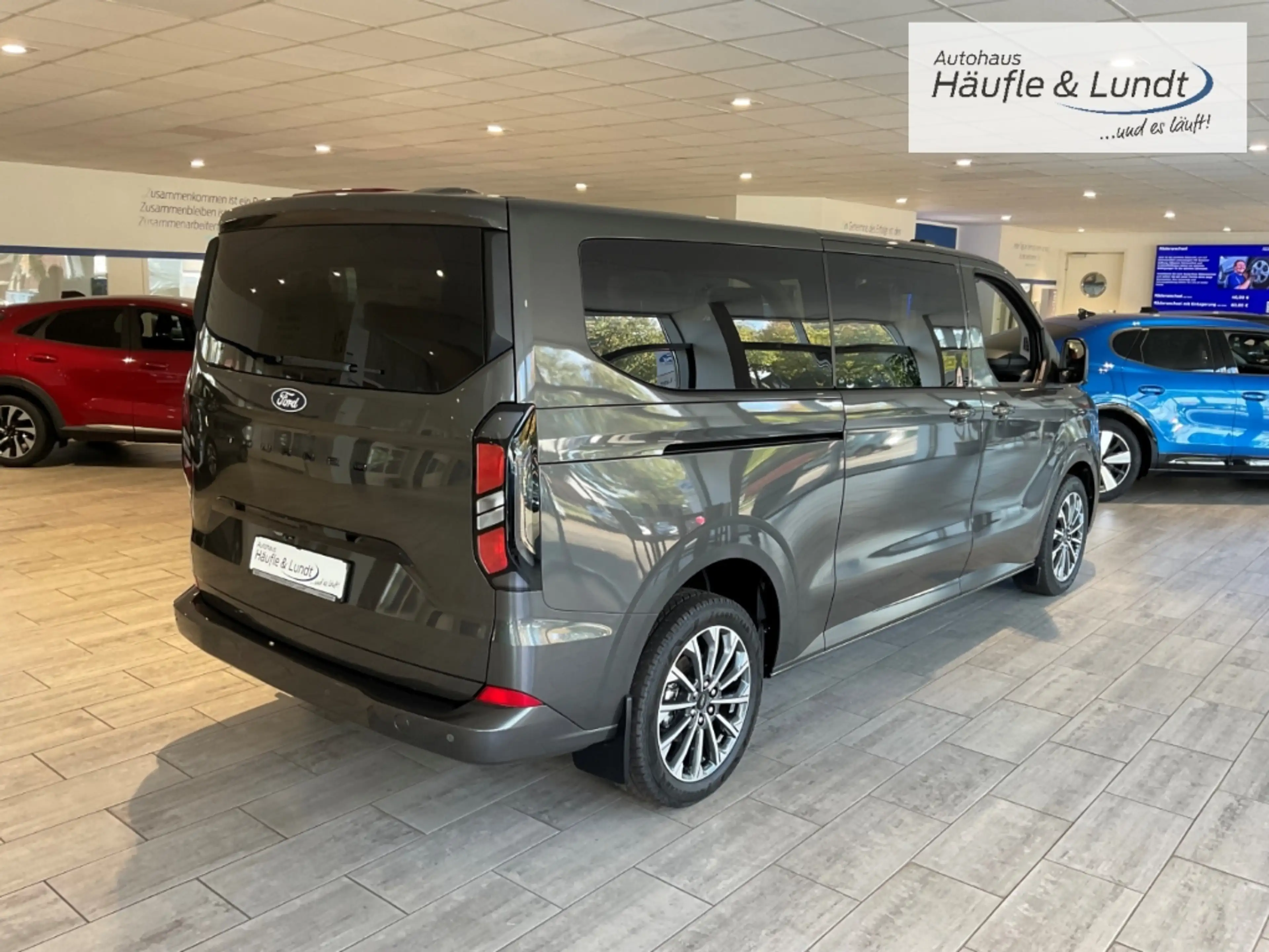 Ford Tourneo Custom 320 L2 Titanium StandHZG Navi Leder Digitales Cock — photo 5