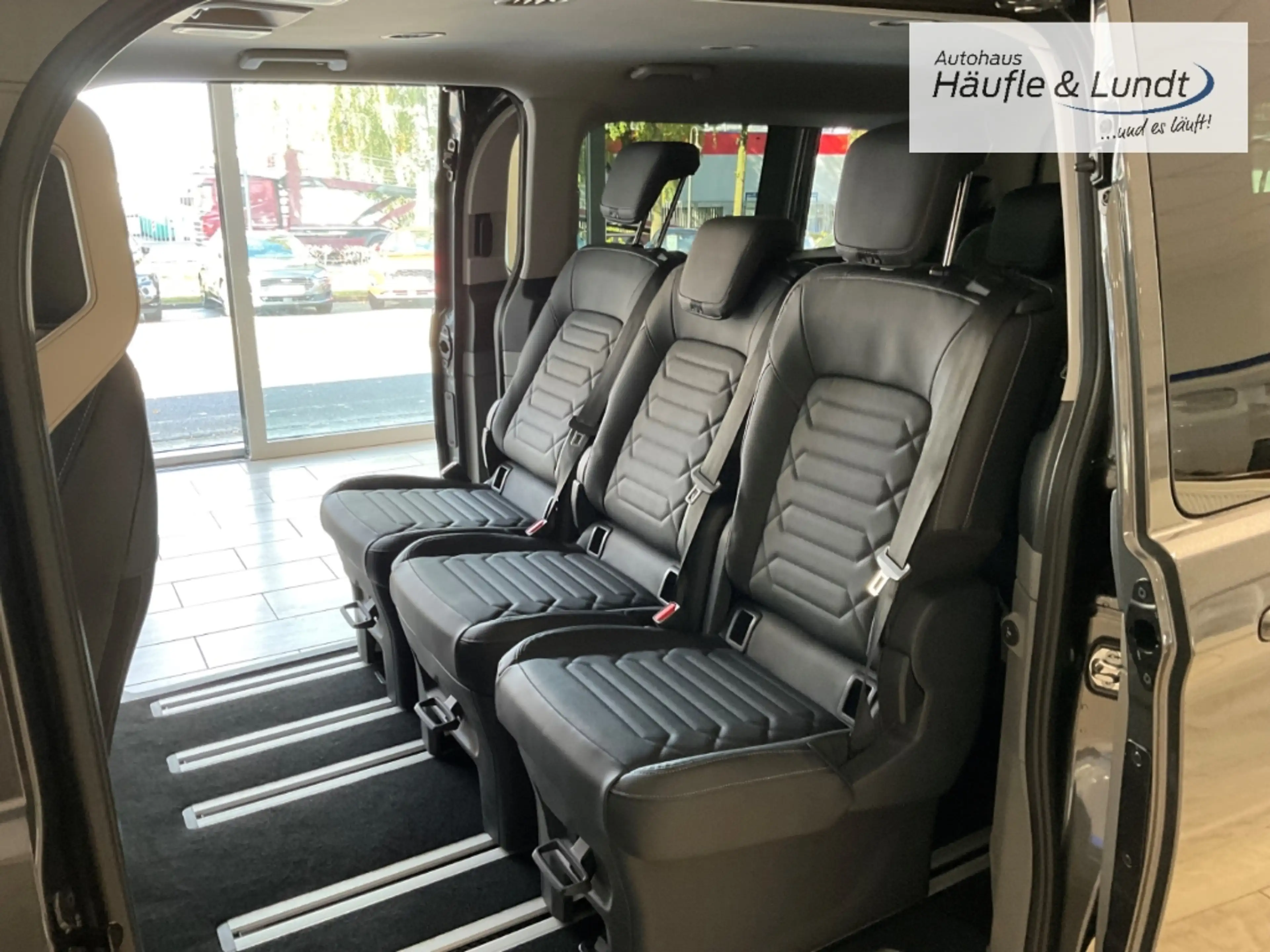 Ford Tourneo Custom 320 L2 Titanium StandHZG Navi Leder Digitales Cock — photo 8