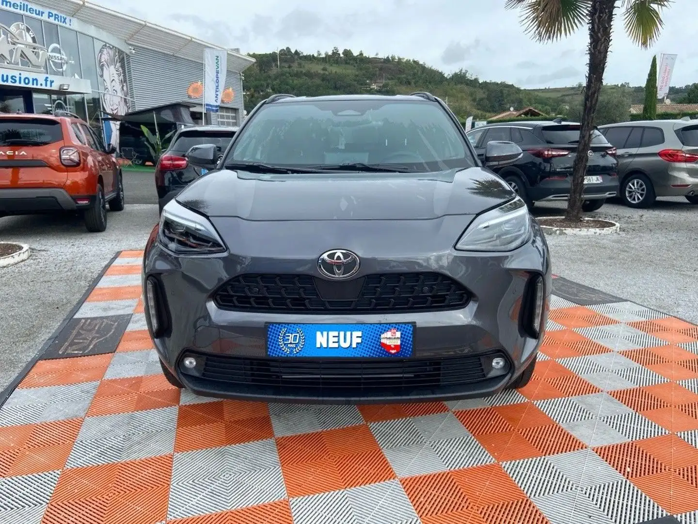 Toyota Yaris Cross 1.5 HYBRIDE 130 DESIGN PACK HIVER ET SECURITE 2WD Beige - 2
