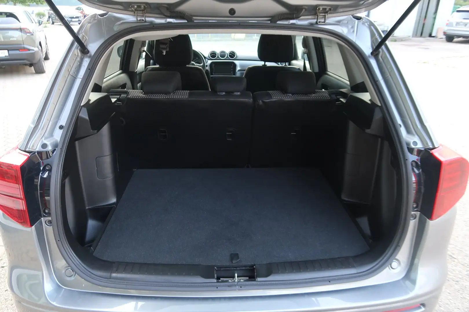 Suzuki Vitara Vitara 1,4 GL+ DITC Hybrid ALLGRIP shine Grau - 2