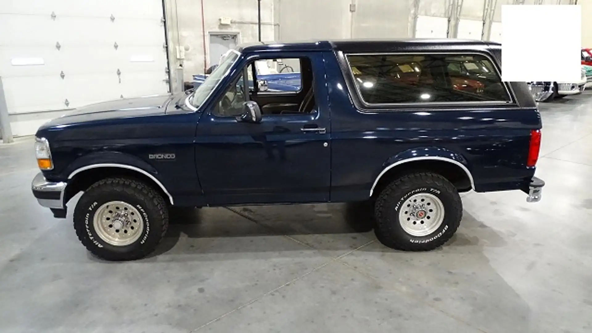 Ford Bronco - 2