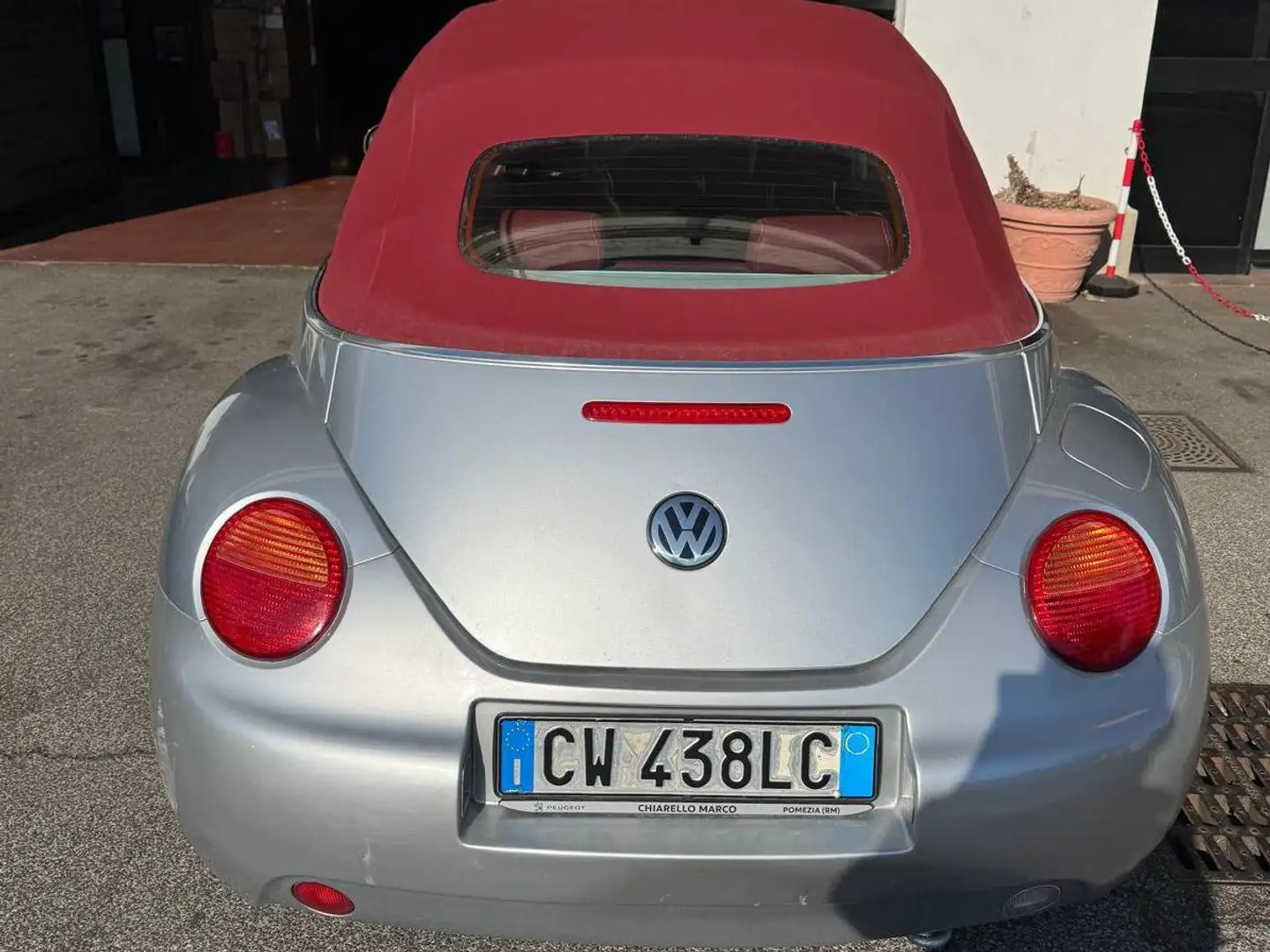 Volkswagen New Beetle New Beetle Cabrio 1.9 tdi 100cv Zilver - 1