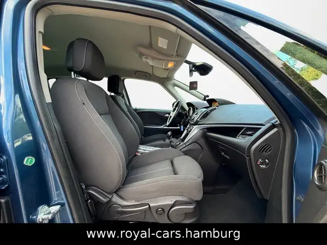 Opel Zafira Tourer view 13