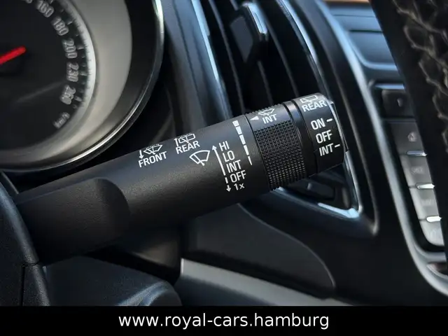 Opel Zafira Tourer view 25