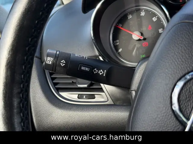 Opel Zafira Tourer view 24