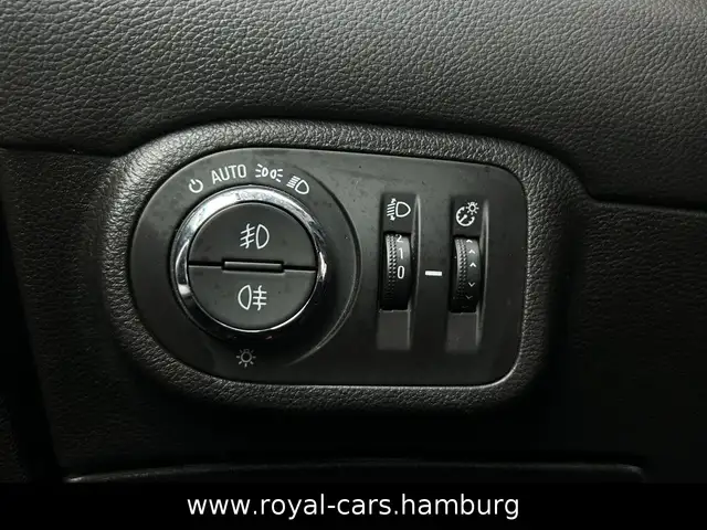 Opel Zafira Tourer view 30