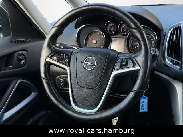 Opel Zafira Tourer view 21