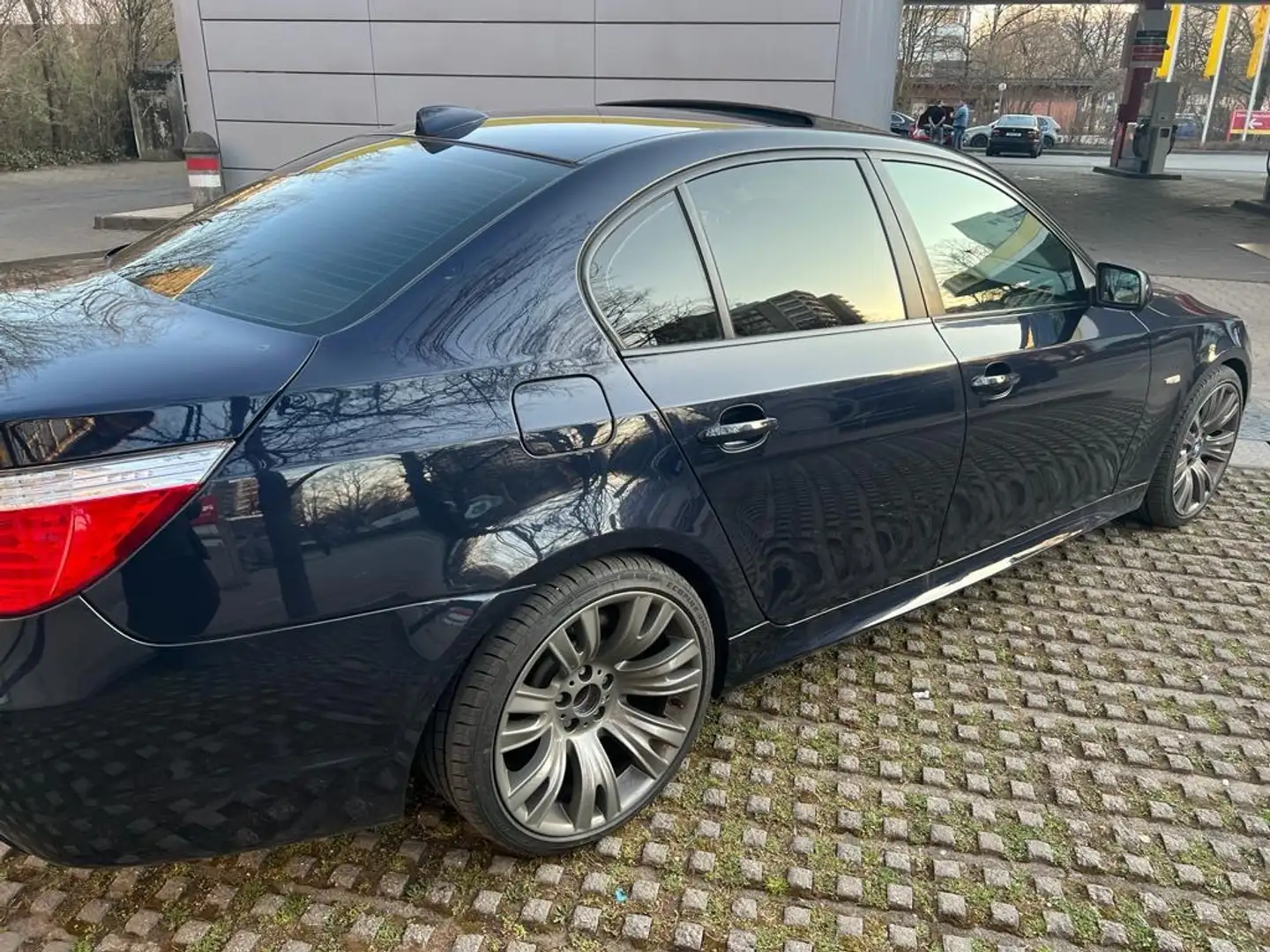 BMW 550 i Aut.Edit.Sport/M-Paket/LPG Prins/TÜV Neu/HeadUp Mavi - 2