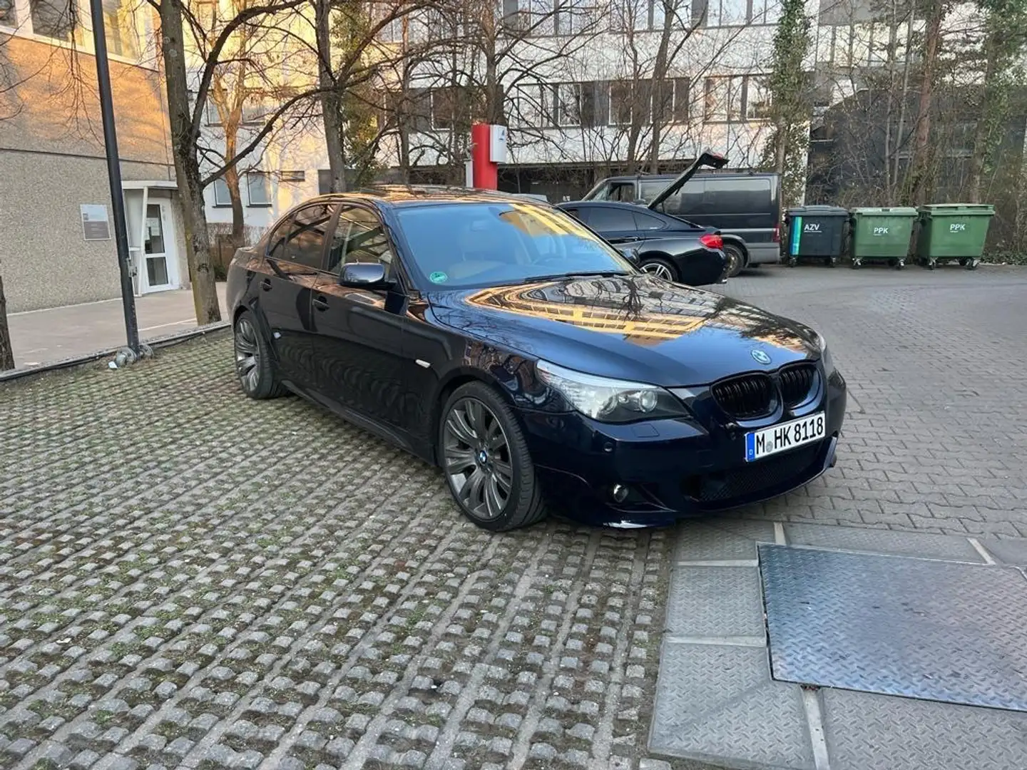 BMW 550 i Aut.Edit.Sport/M-Paket/LPG Prins/TÜV Neu/HeadUp Modrá - 1