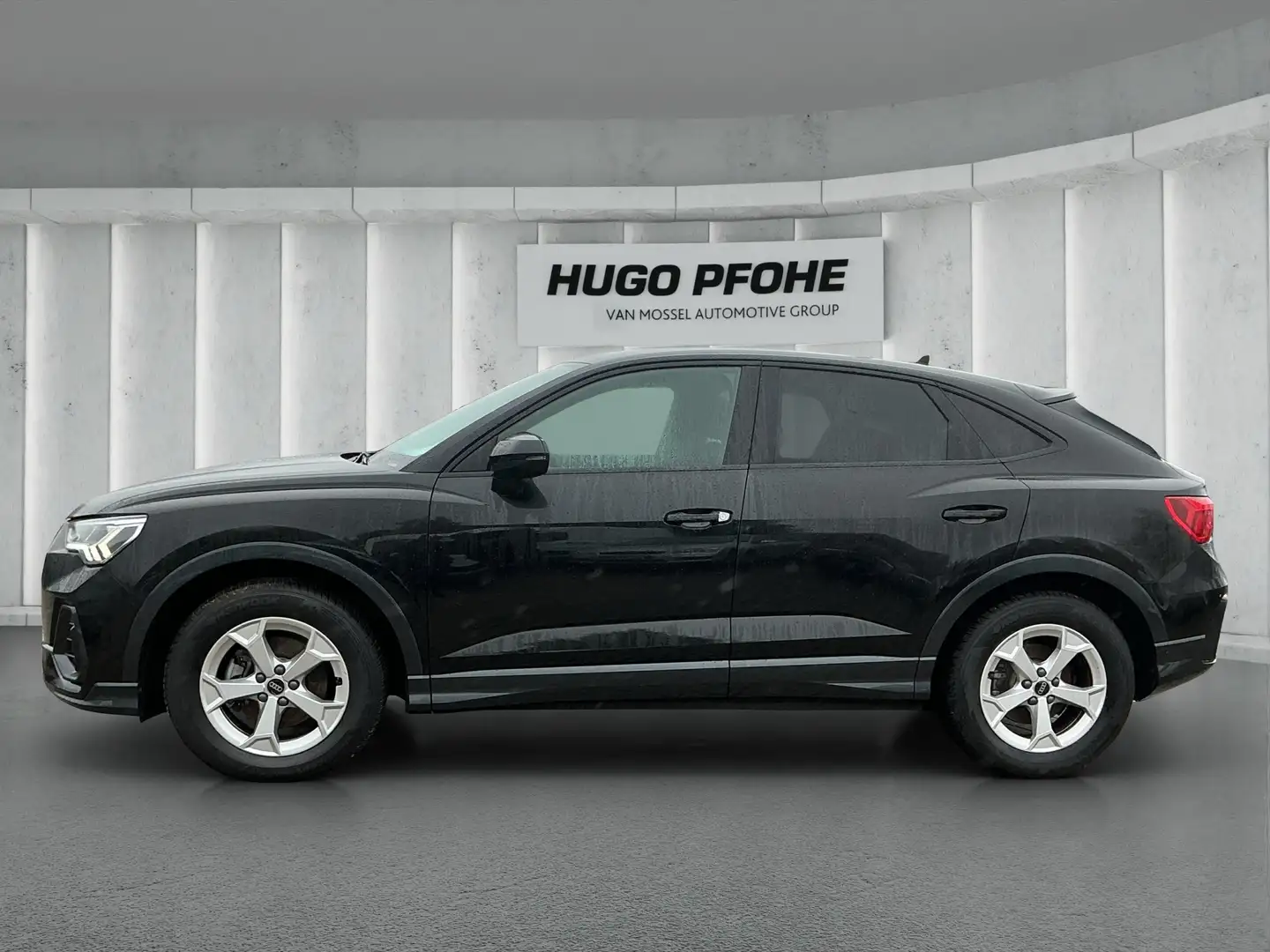 Audi Q3 Sportback Aut.*NAVI*ACC*SHZVC*RFK*PDC Schwarz - 2