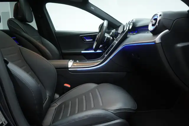 Mercedes-Benz C-Class view 7
