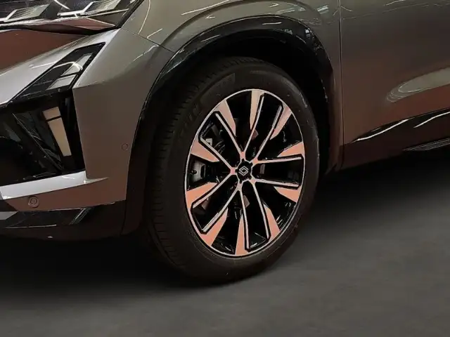 Renault Austral view 6