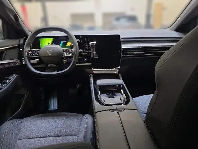 Renault Austral view 11
