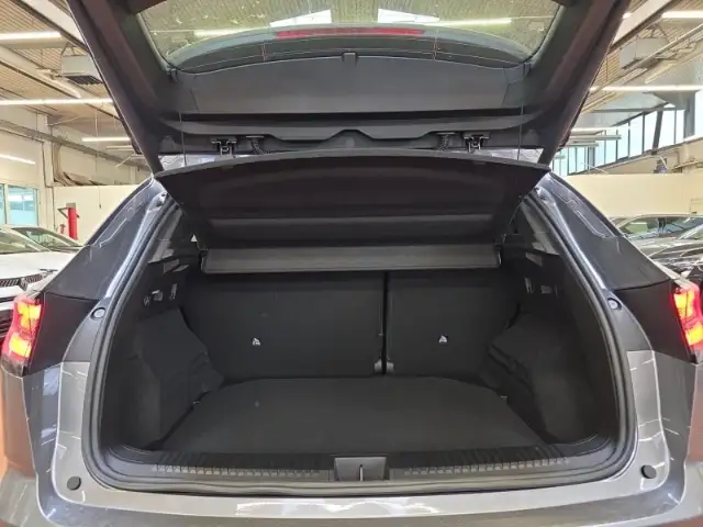 Renault Austral view 12