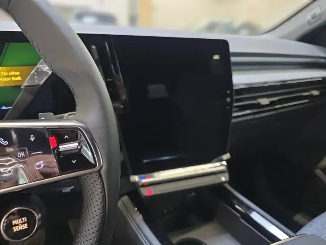 Renault Austral view 9