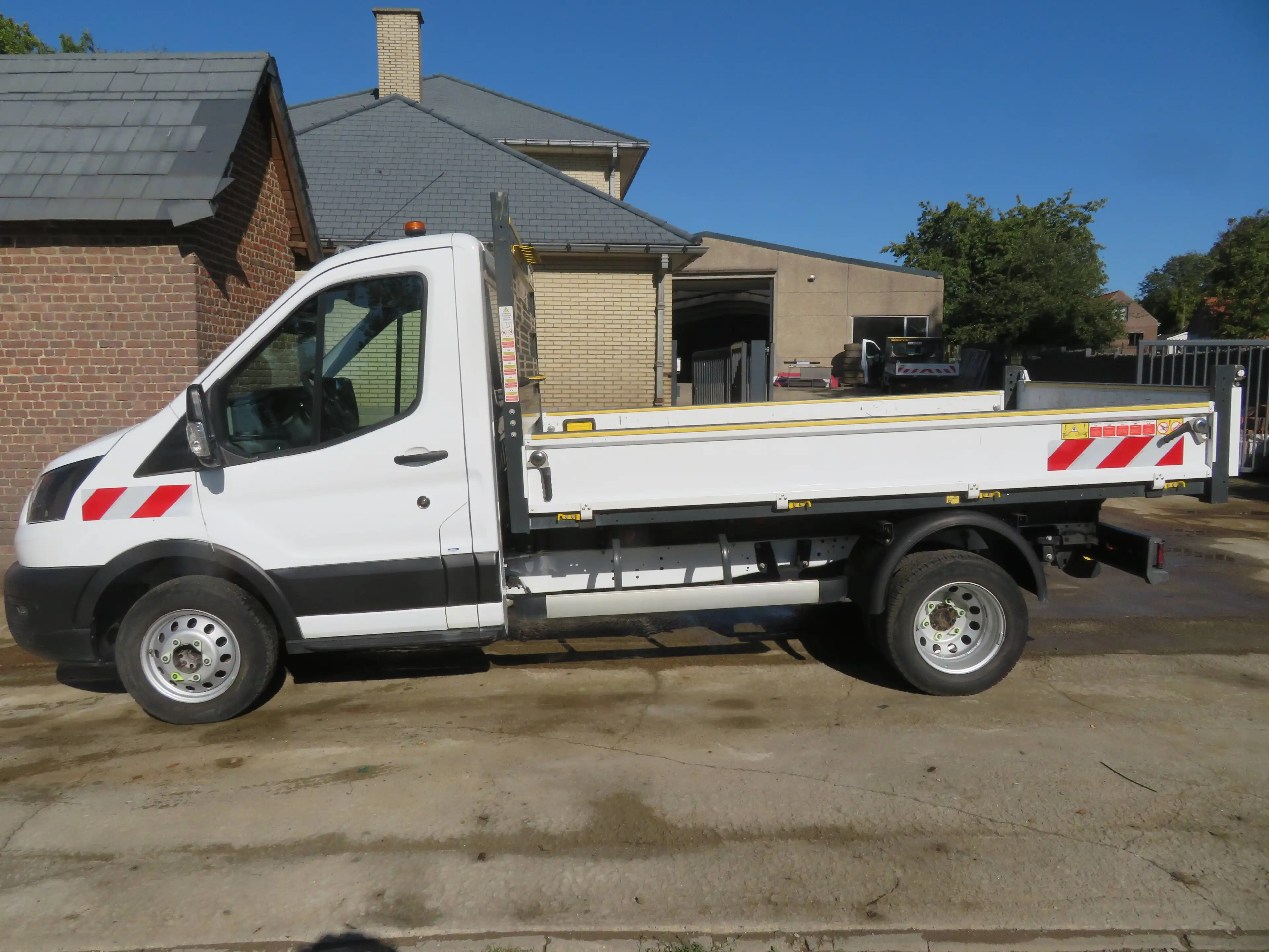 Ford Transit 2.0TDCi Kipper — photo 4