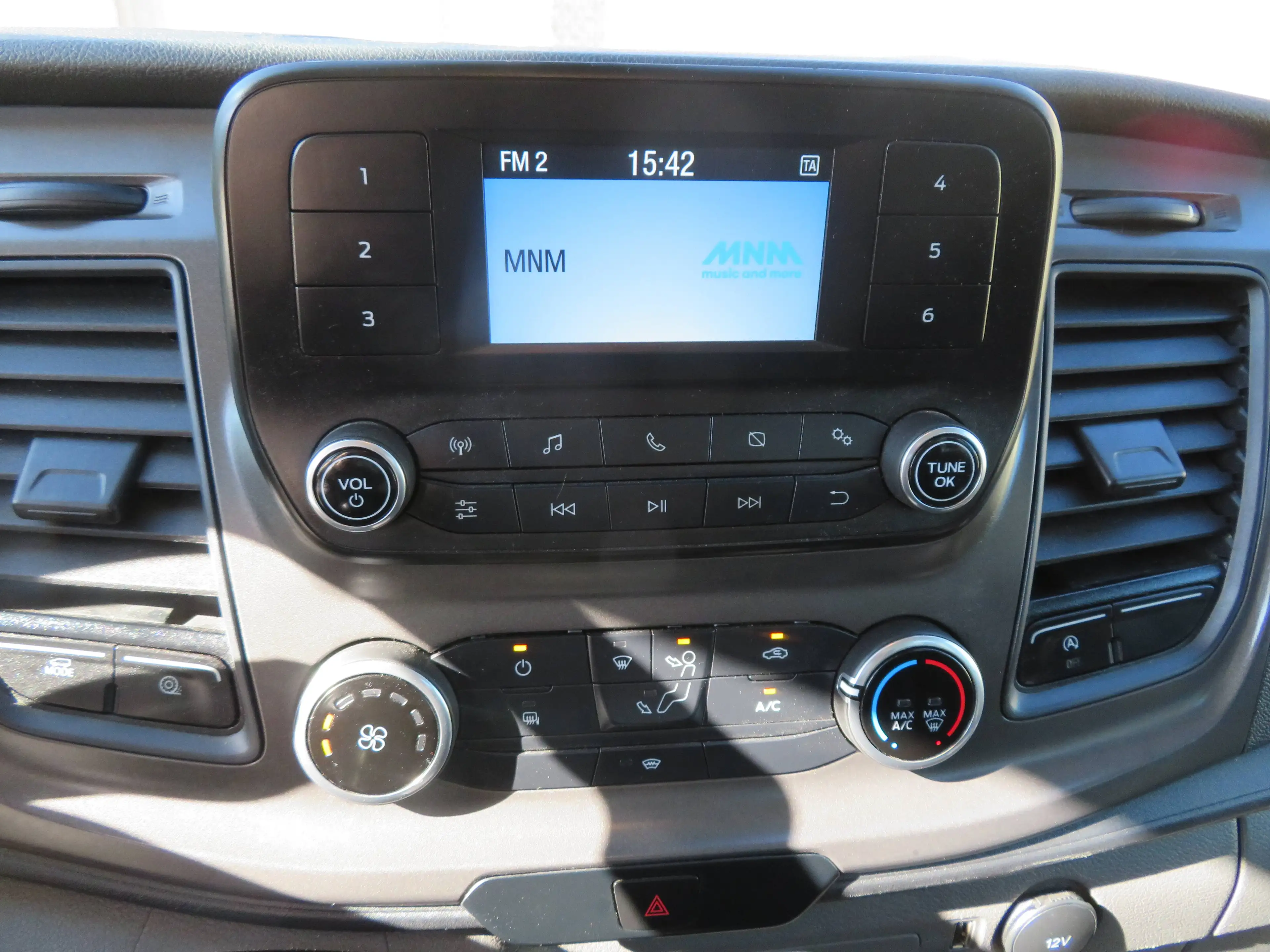 Ford Transit 2.0TDCi Kipper — photo 13