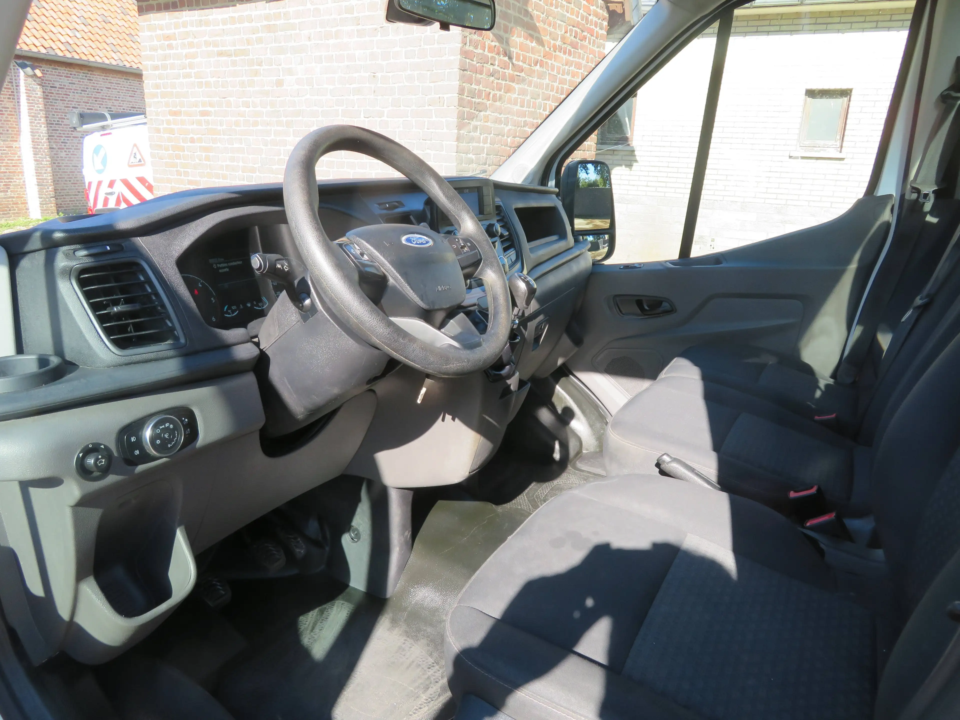 Ford Transit 2.0TDCi Kipper — photo 11