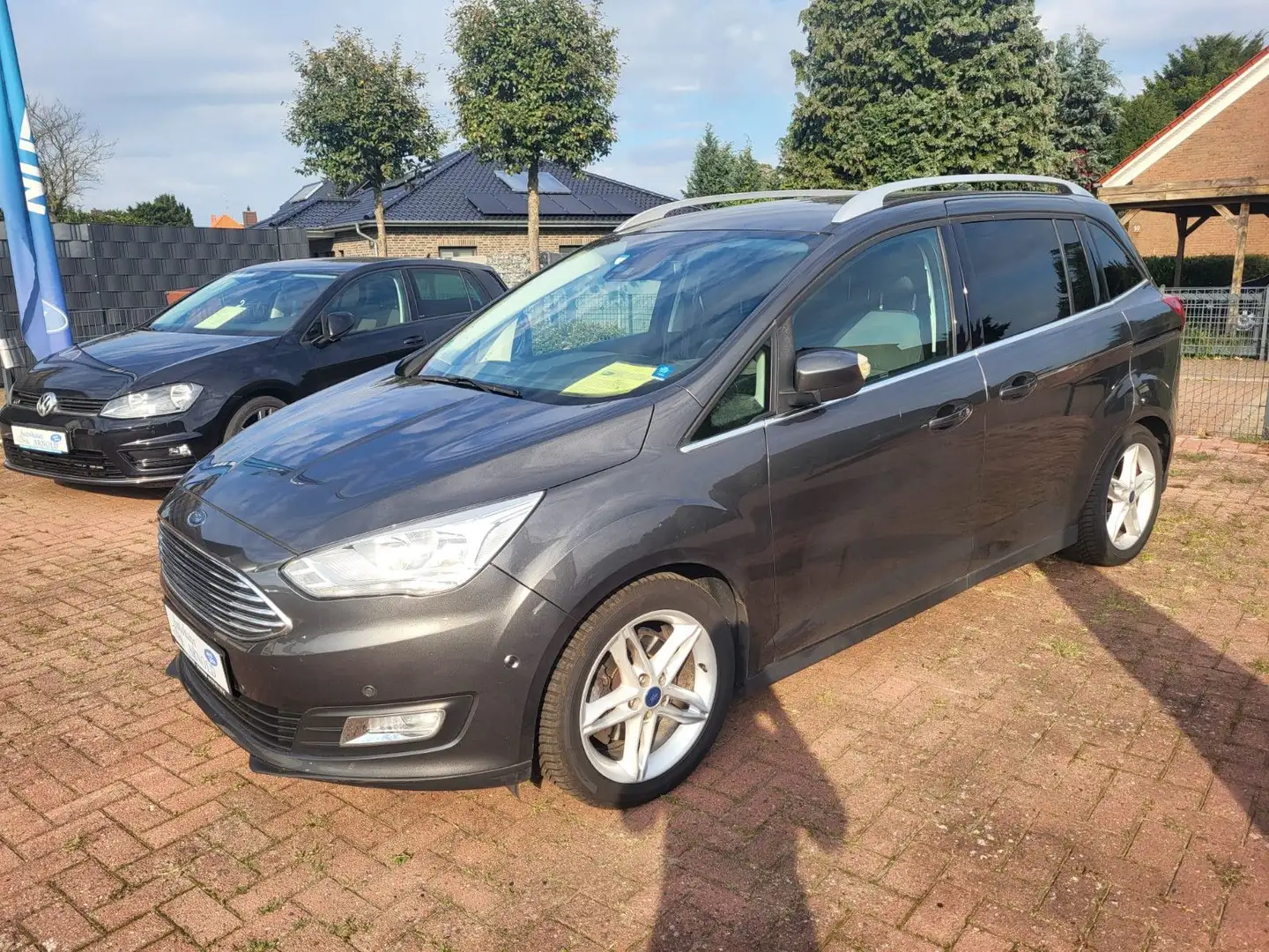 Ford Grand C-Max Grand C-MAX Titanium Grau - 2