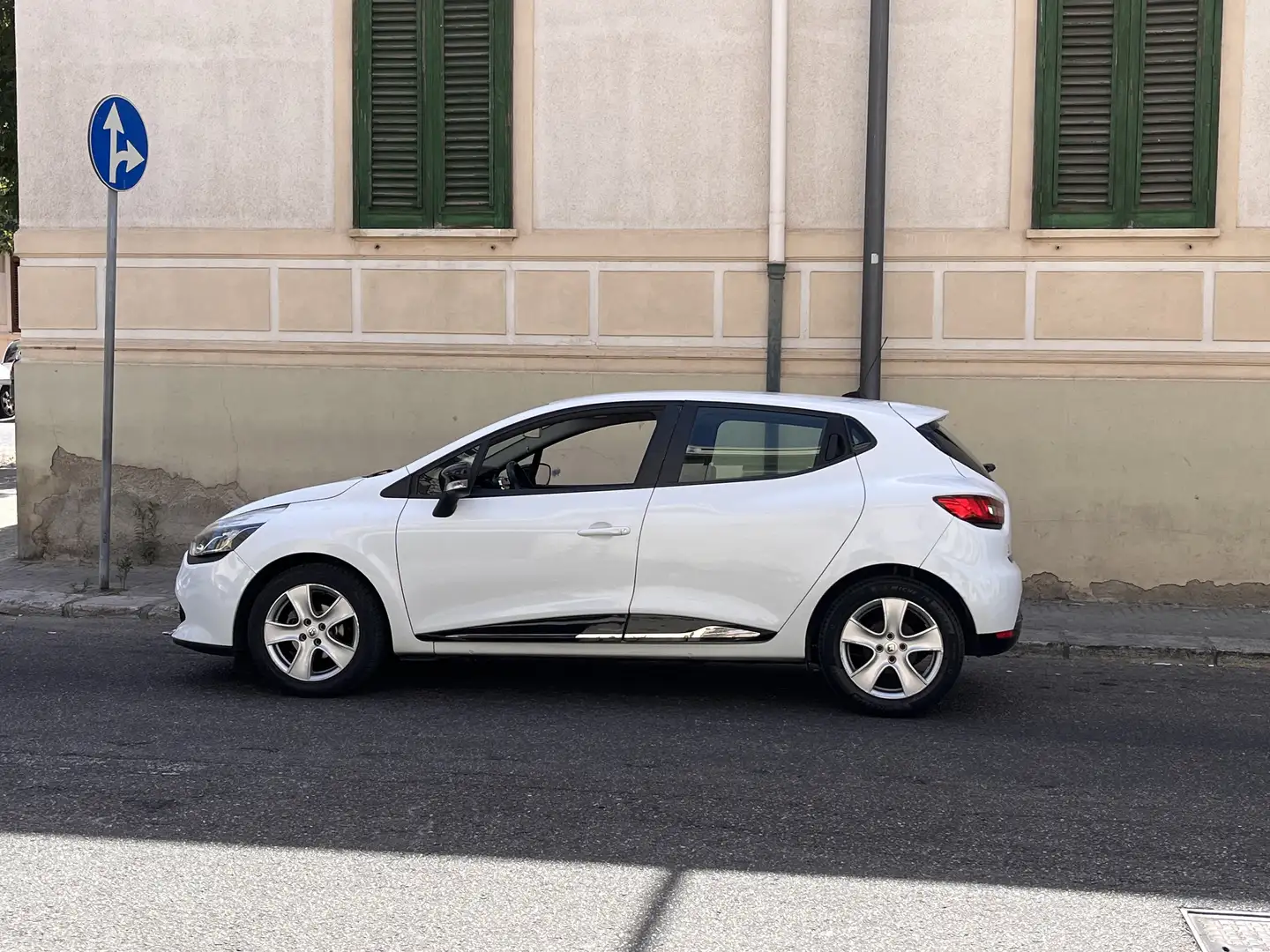 Renault Clio 5p 1.5 dci Wave 75cv - 1