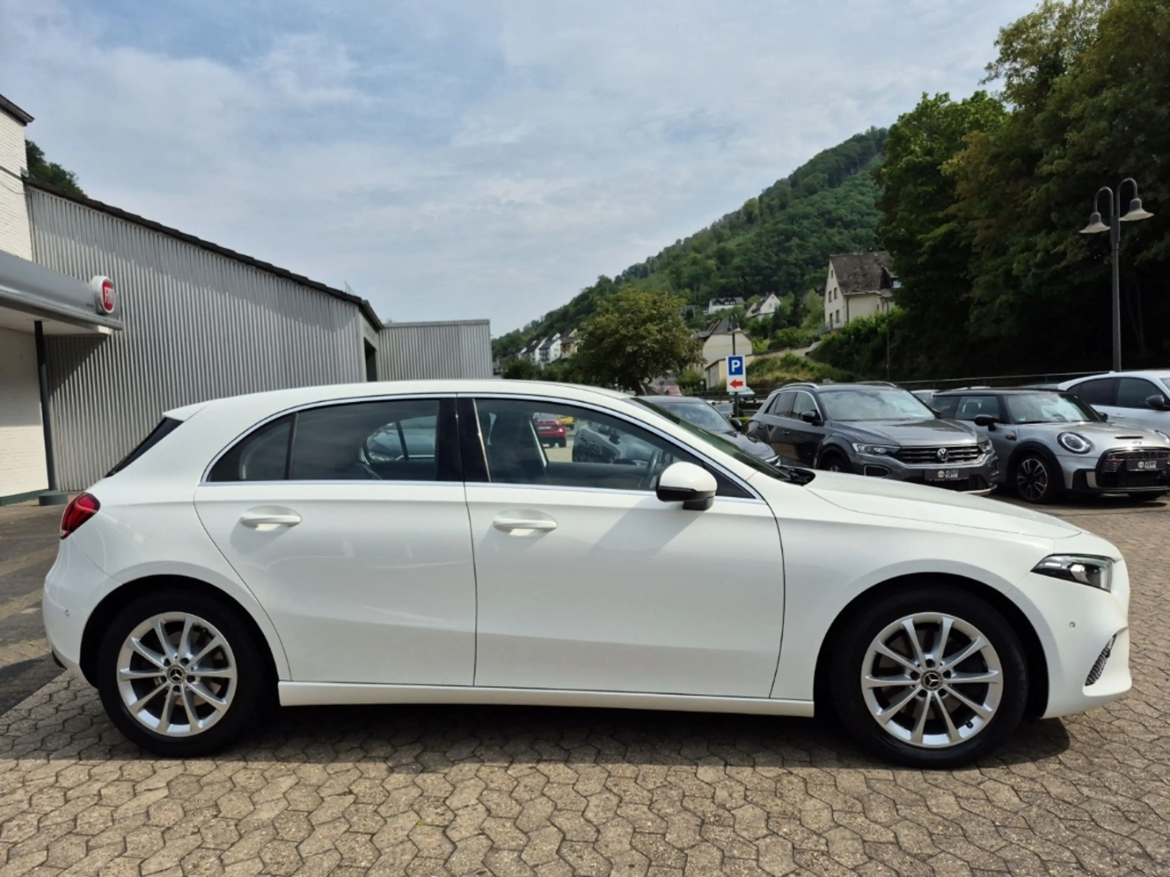 Mercedes-Benz A 220 Progressive 4Matic Navi LED-HighP Sitzheizung — photo 4