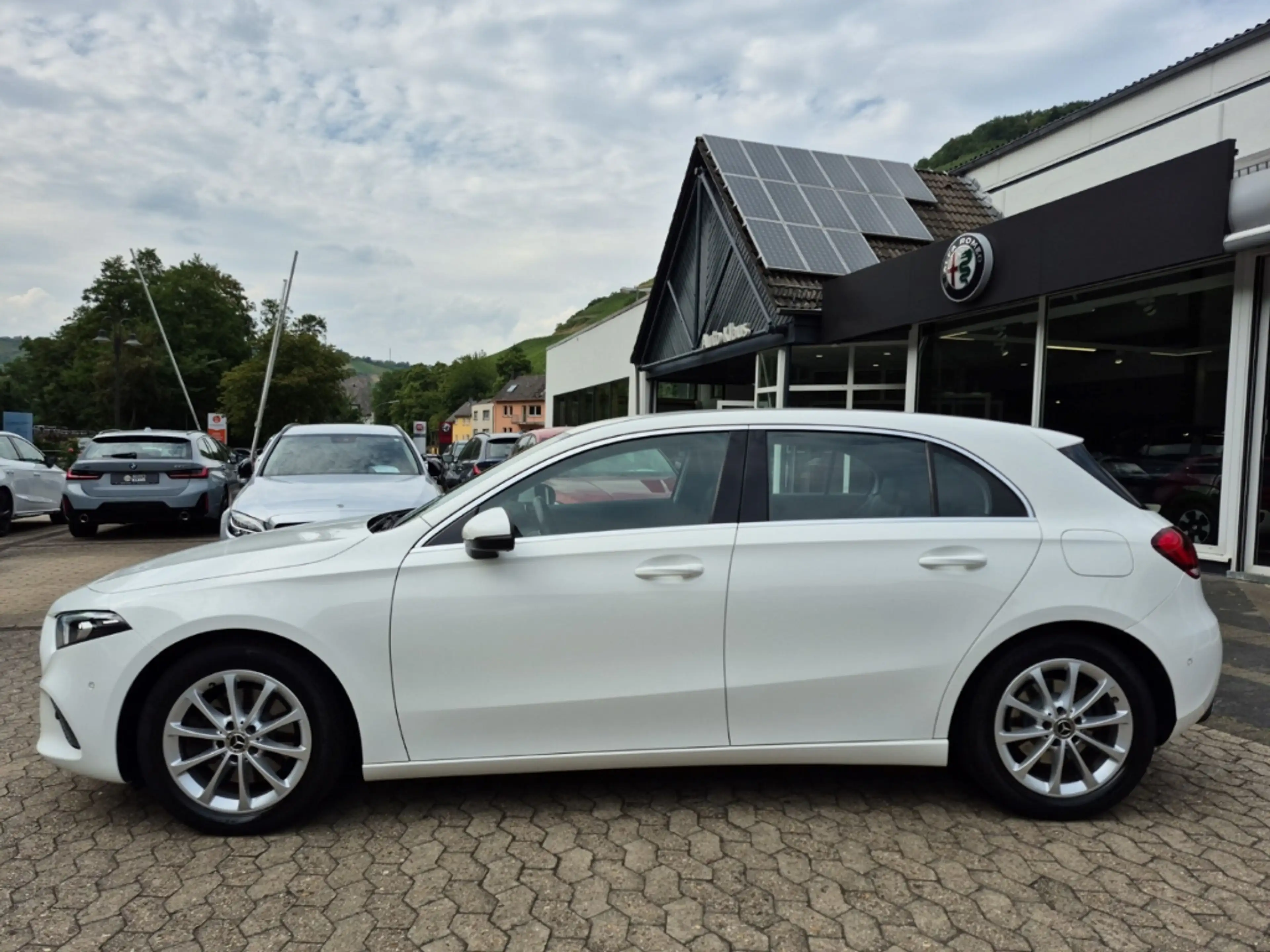 Mercedes-Benz A 220 Progressive 4Matic Navi LED-HighP Sitzheizung — photo 2