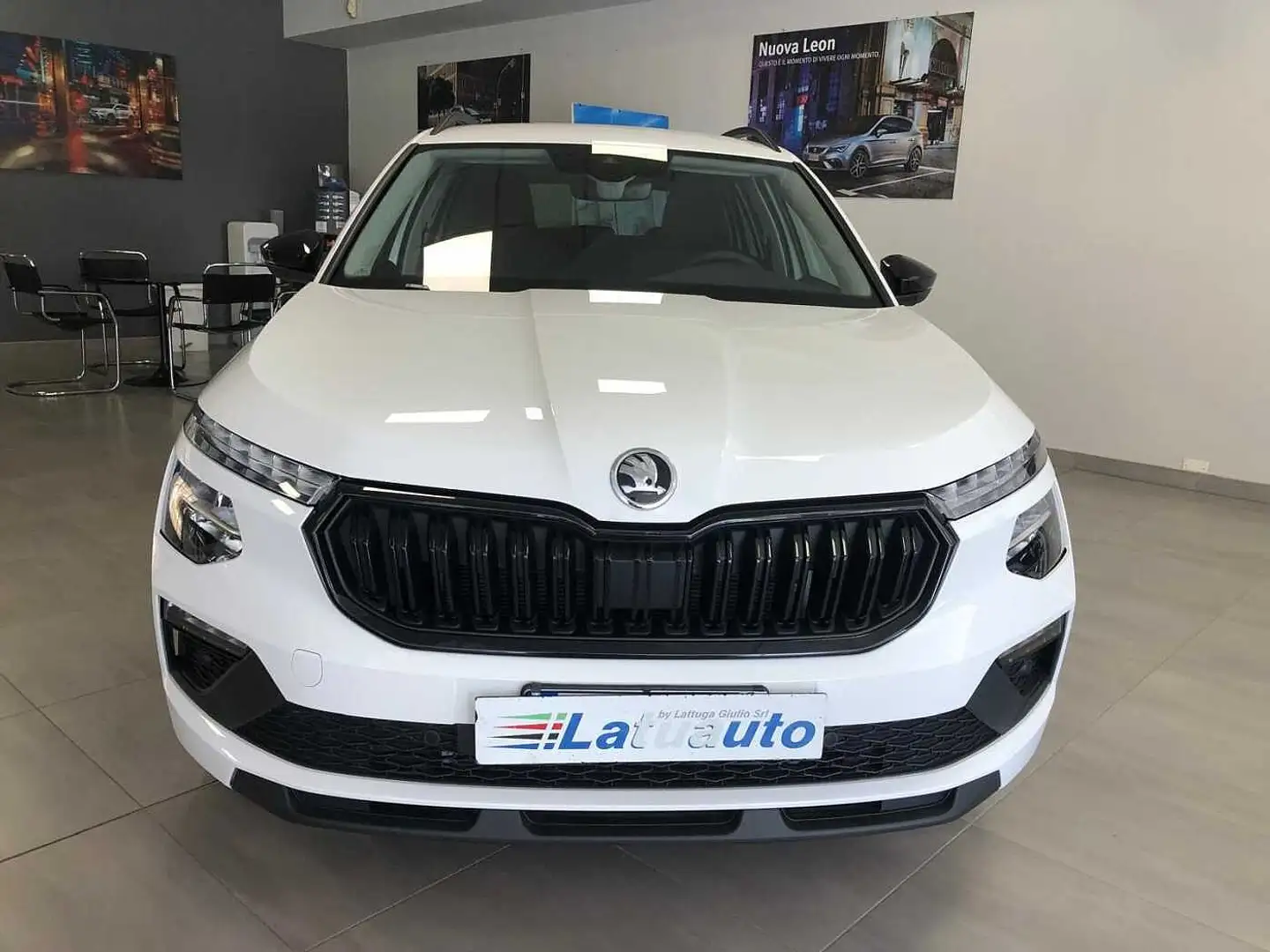 Skoda Kamiq 115 CV DSG Black Dots  CAMBIO AUTOMATICO Wit - 2