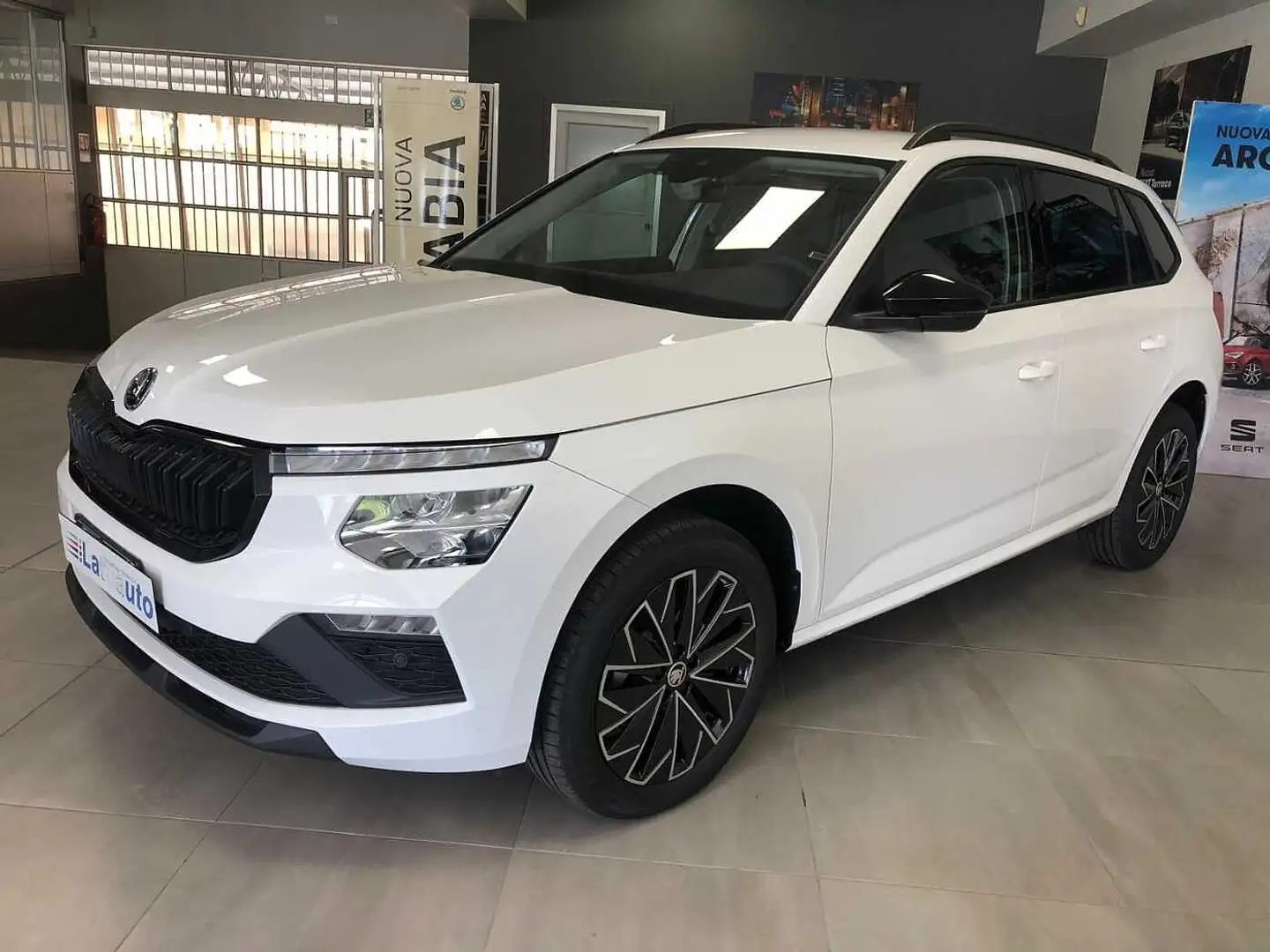 Skoda Kamiq 115 CV DSG Black Dots  CAMBIO AUTOMATICO Wit - 1