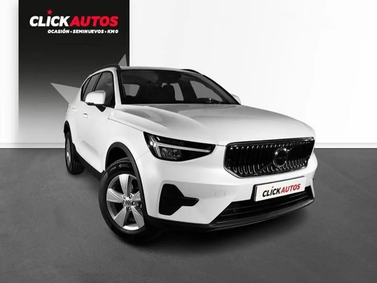 Volvo XC40 T2 Essential Aut. Blanco - 2