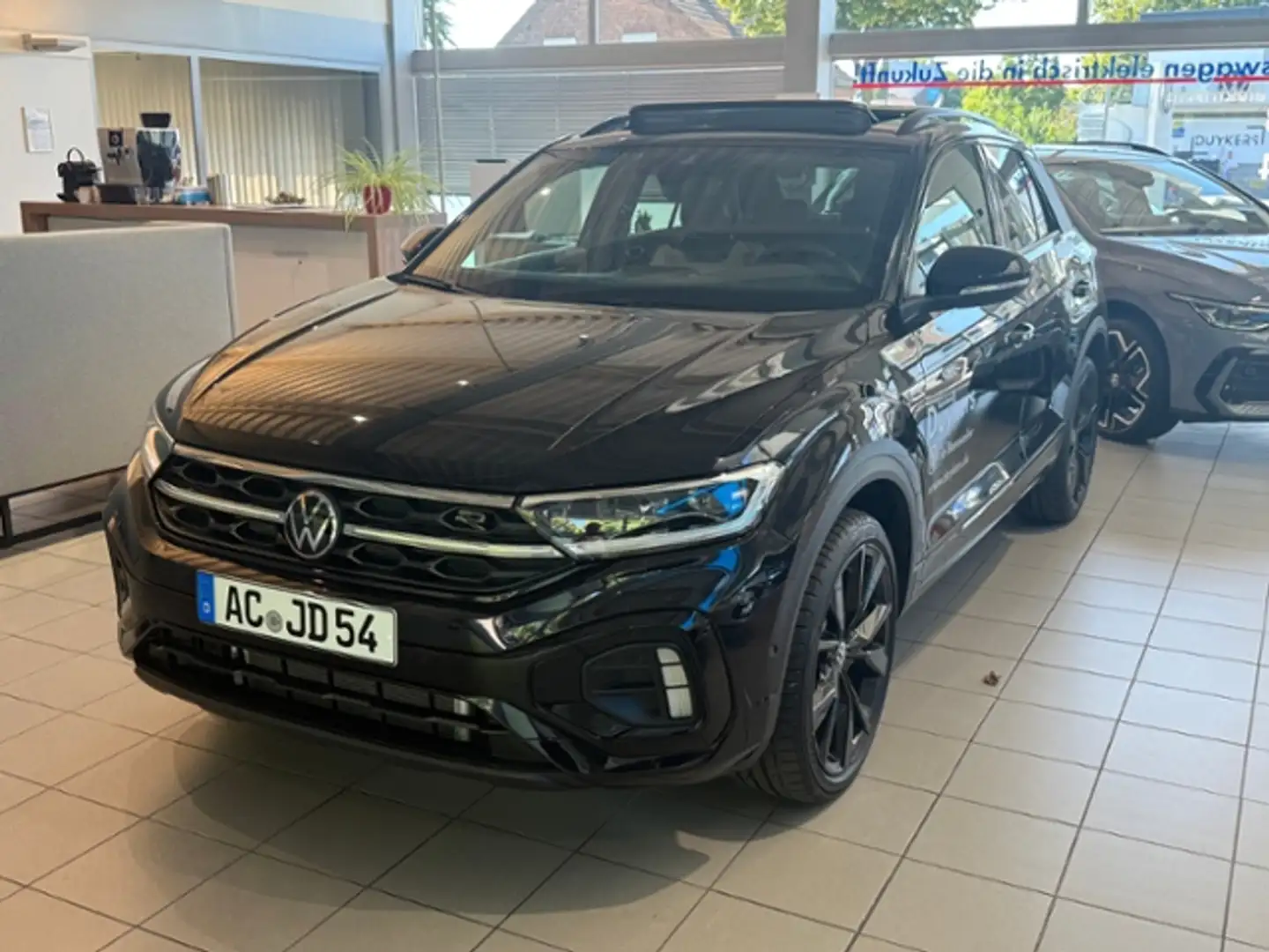 Volkswagen T-Roc R-Line 1.5 TSI DSG PANO STHZG AHK Noir - 2