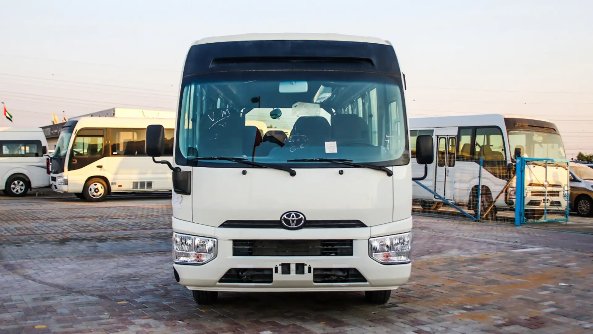 Toyota Coaster 2022 Diesel 4.2L Manual T 23 PL * EXPORT ONLY Bianco - 2