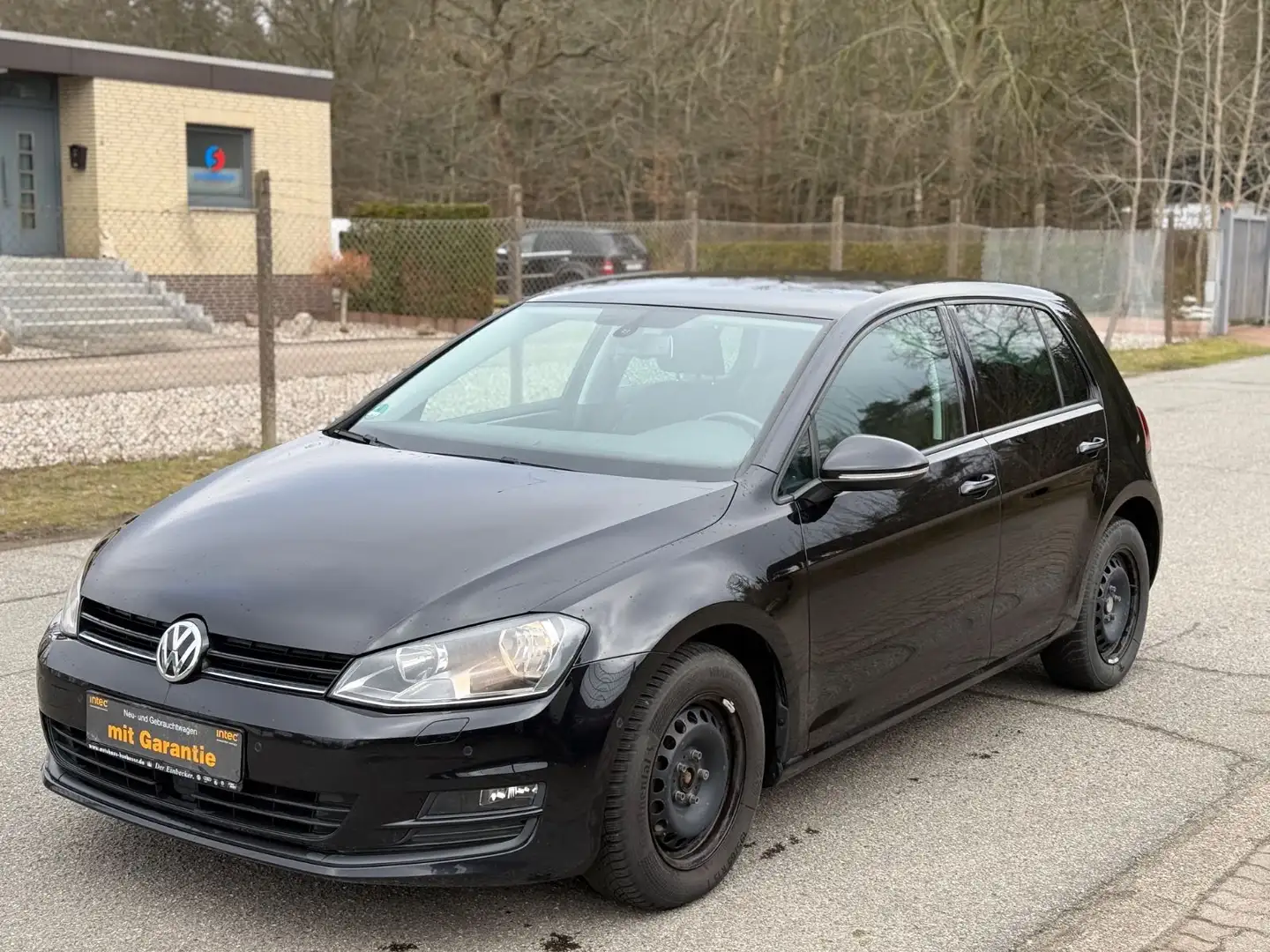 Volkswagen Golf VII Lim. Comfortline BMT *AHK*PDC*1.HAND* Schwarz - 2