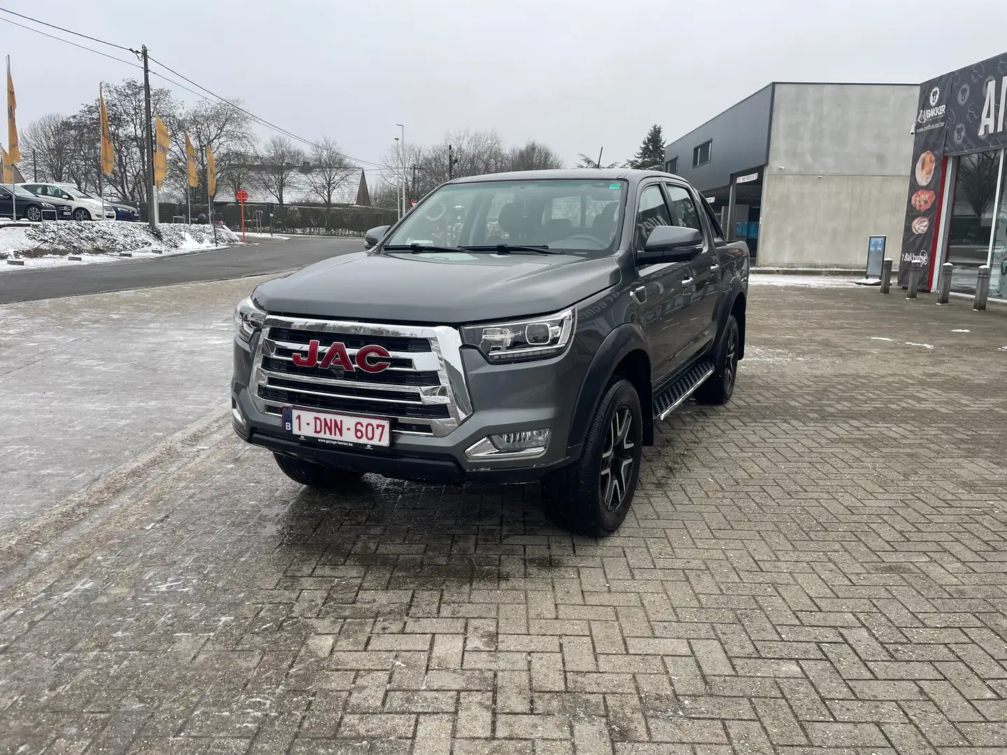 JAC 8 Pro Grau - 2