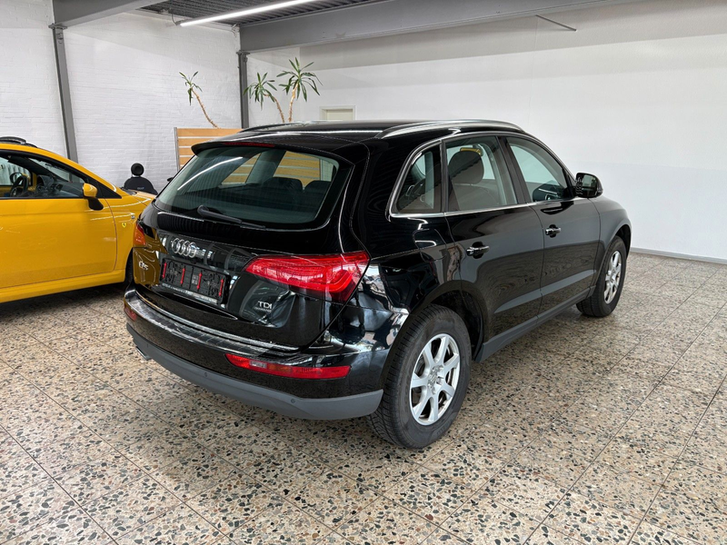 Audi Q5 2.0TDI/quattro/AHK/Kamera/Totwinkel/PDC — photo 5
