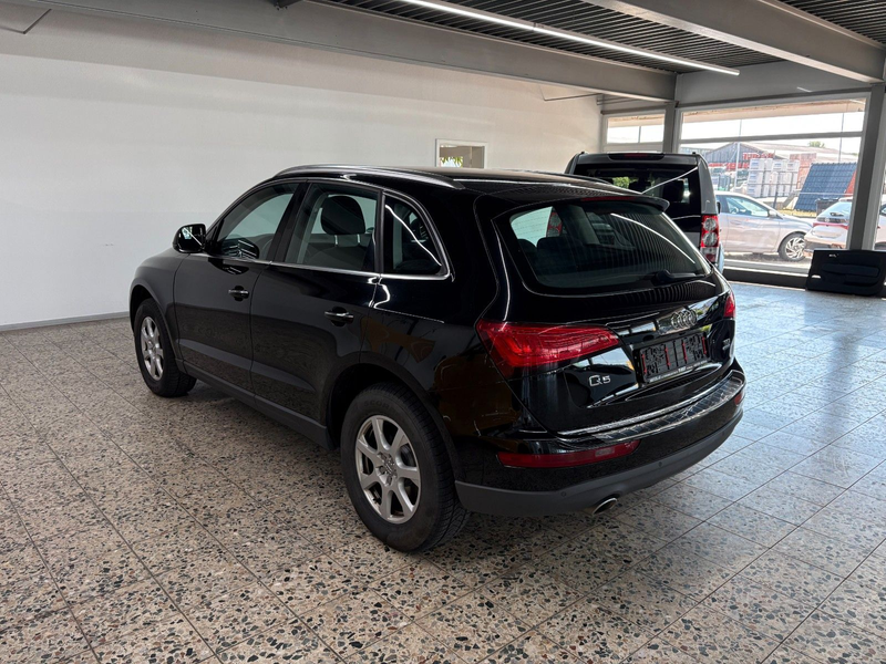 Audi Q5 2.0TDI/quattro/AHK/Kamera/Totwinkel/PDC — photo 9